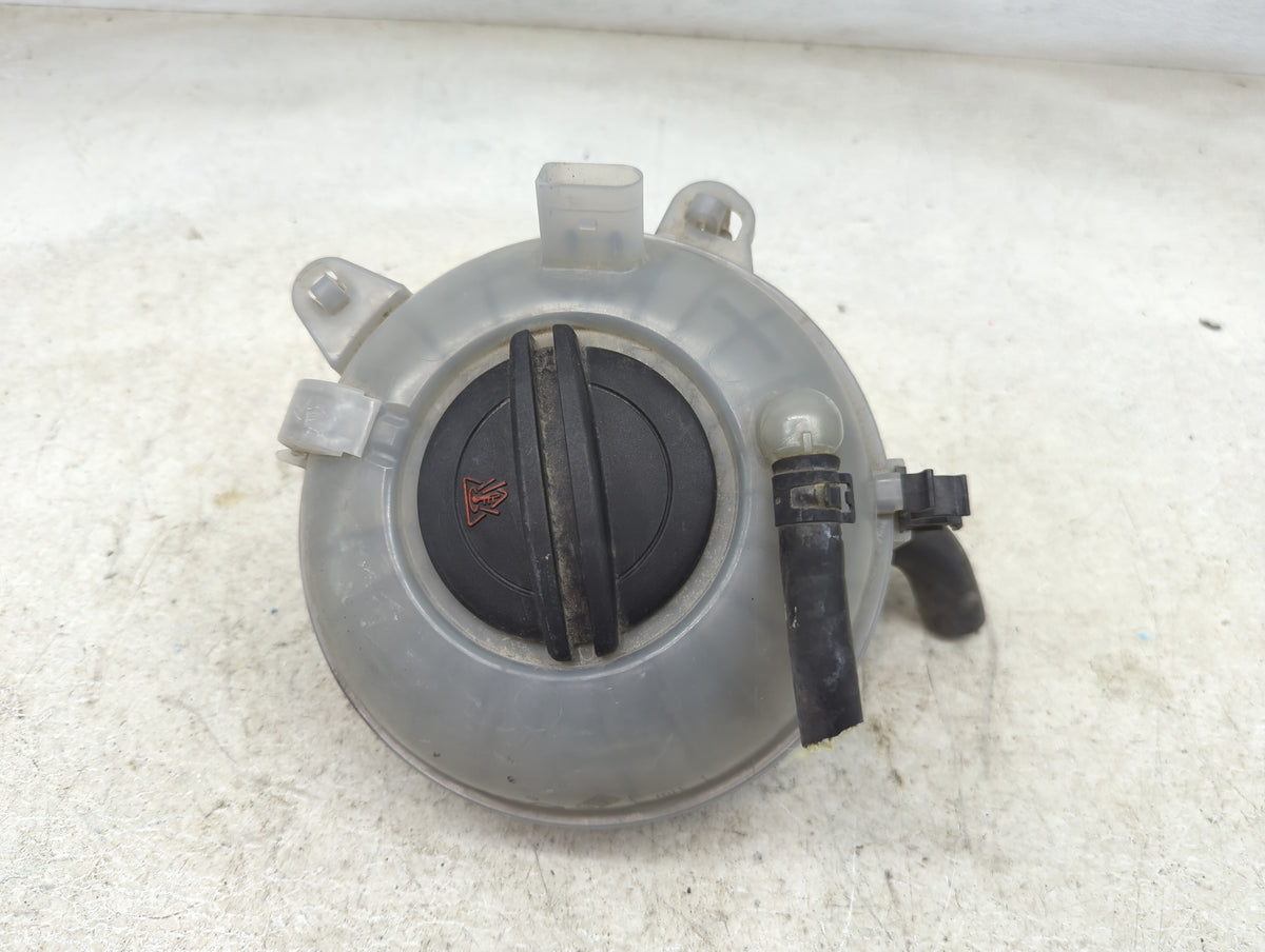 2015 Volkswagen Golf Radiator Coolant Overflow Expansion Tank Bottle 1465533 - Oemusedautoparts1.com