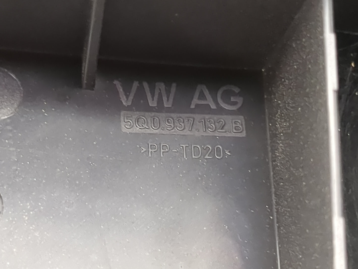 2015-2019 Volkswagen Golf Fusebox Fuse Box Panel Relay Module P/N:5Q0937132B Fits Fits 2015 2016 2017 2018 2019 2020 2021 20