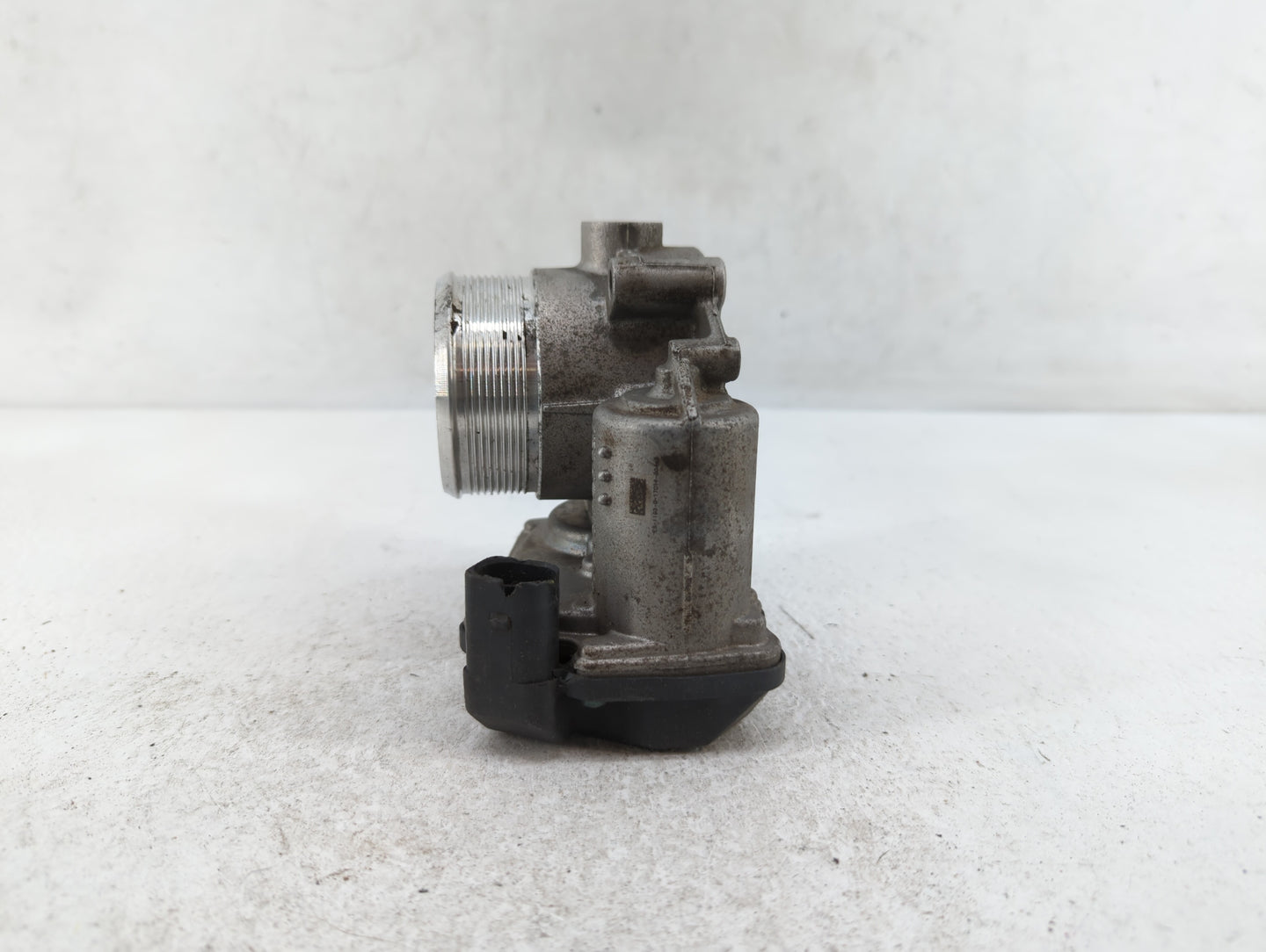 2013-2019 Volkswagen Golf Throttle Body P/N:06F 133 062 G 06F 133 062 Q Fits OEM Used Auto Parts - Oemusedautoparts1.com