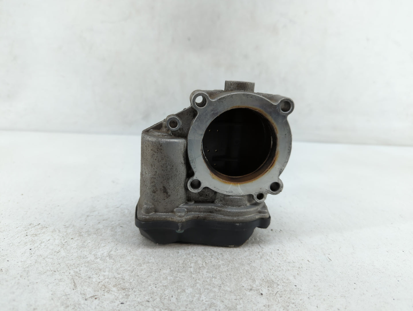2013-2019 Volkswagen Golf Throttle Body P/N:06F 133 062 G 06F 133 062 Q Fits OEM Used Auto Parts - Oemusedautoparts1.com