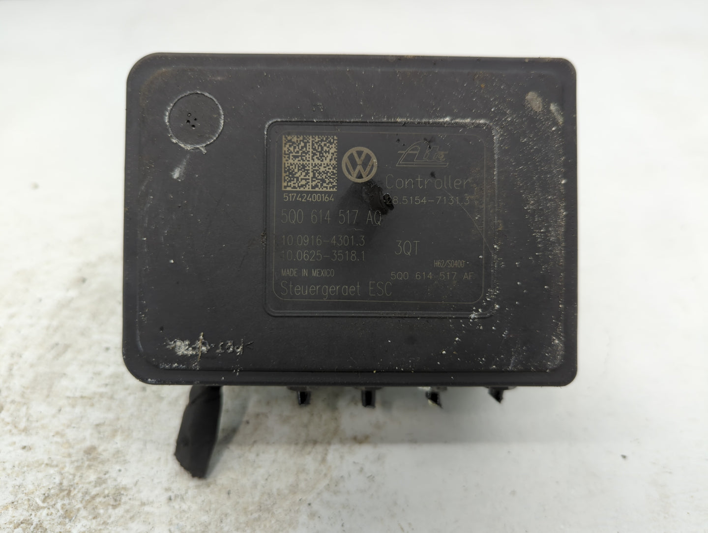 2015-2016 Volkswagen Golf ABS Pump Control Module Replacement P/N:5Q0 614 517 AQ 5Q0 614 517 AF Fits Fits 2015 2016 2017 OEM