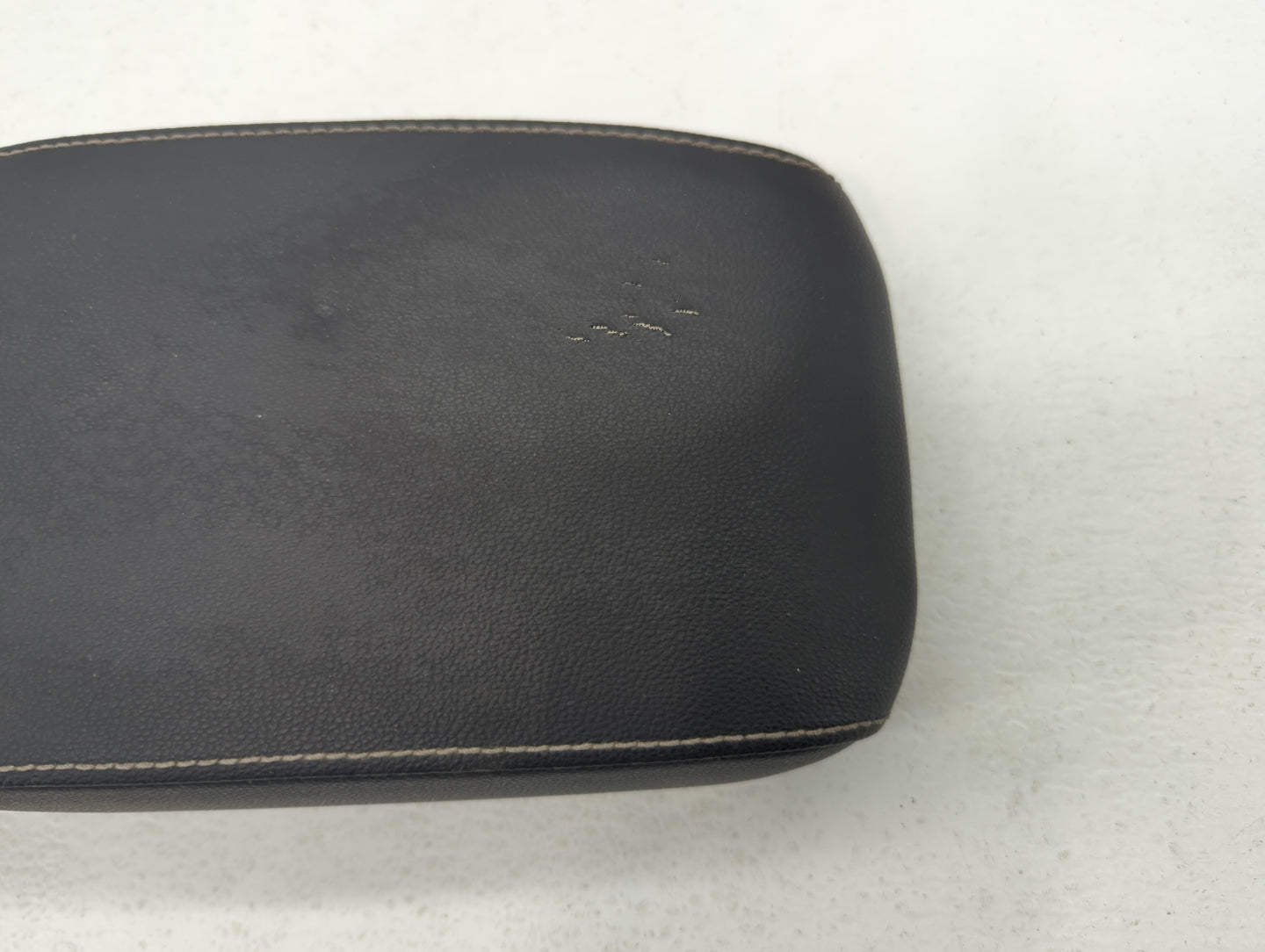 2017 Volkswagen Golf Center Console Armrest Cover Lid - Oemusedautoparts1.com