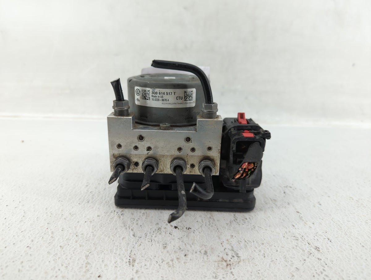 2015-2016 Volkswagen Golf Anti-Lock Brake ABS Pump Module Actuator OEM P/N:3Q0 614 517 T 5Q0 614 517 P Fits Fits 2015 2016 2