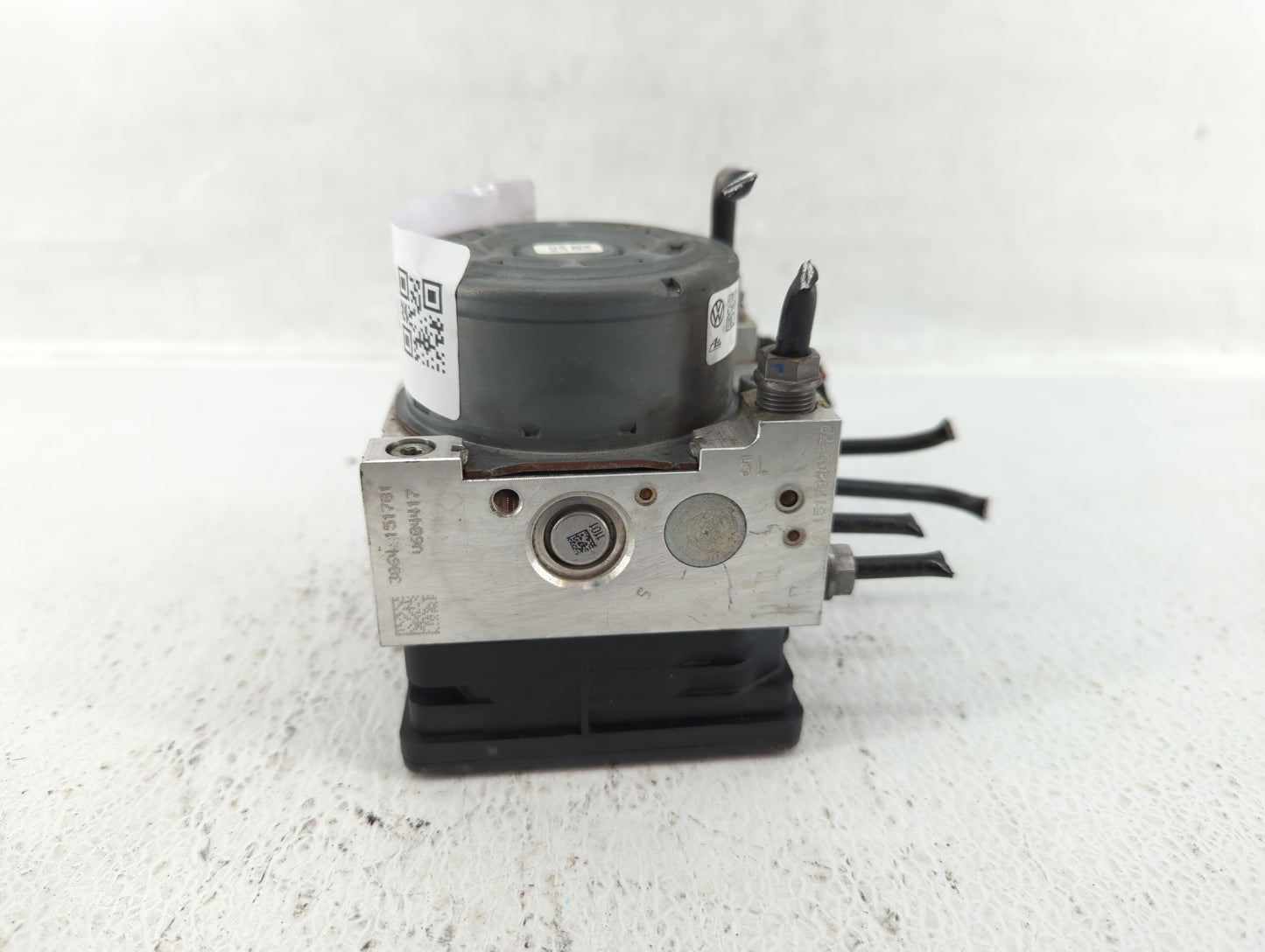 2015-2016 Volkswagen Golf ABS Pump Control Module Replacement P/N:3Q0 614 517 T 5Q0 614 517 P Fits Fits 2015 2016 2017 OEM U