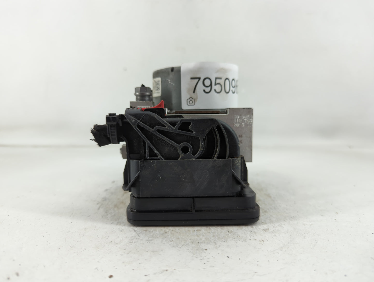 2015-2016 Volkswagen Golf ABS Pump Control Module Replacement P/N:5Q0 614 517 AF Fits Fits 2015 2016 2017 OEM Used Auto Part