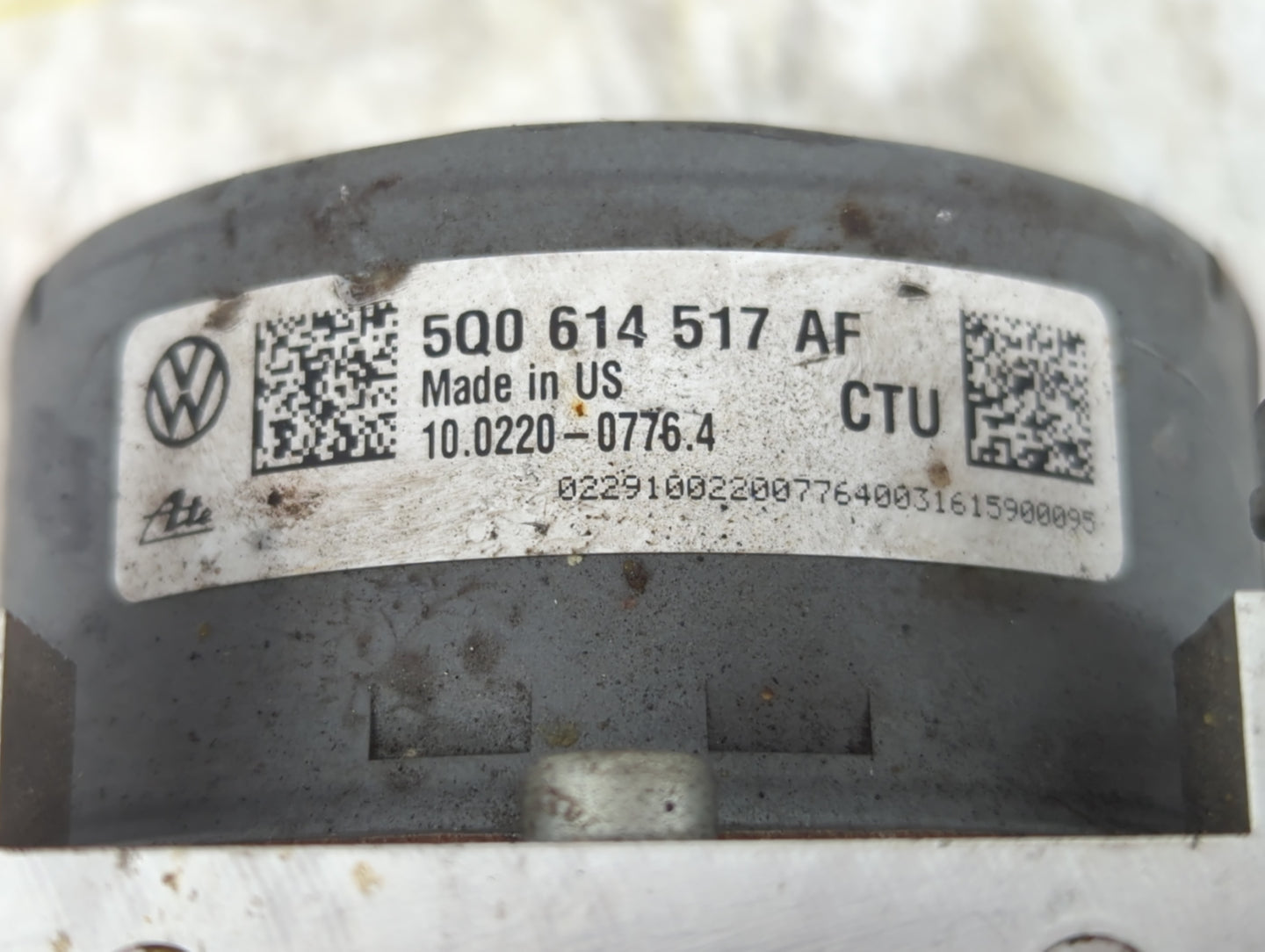 2015-2016 Volkswagen Golf ABS Pump Control Module Replacement P/N:5Q0 614 517 AF Fits Fits 2015 2016 2017 OEM Used Auto Part