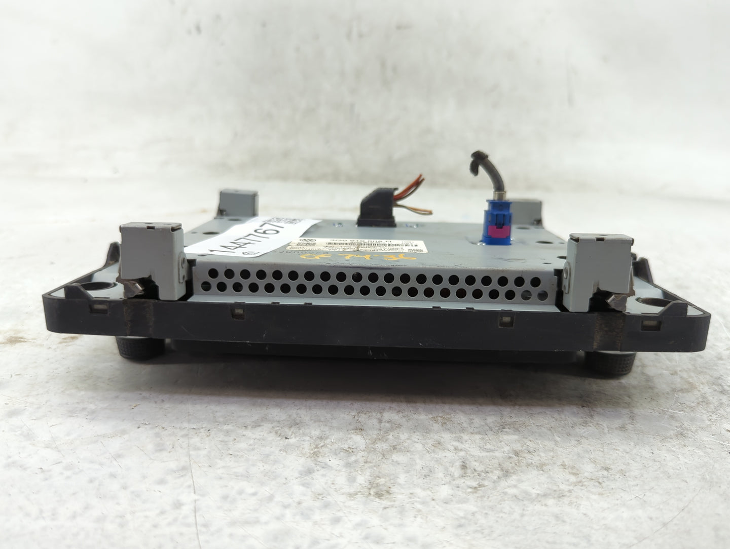 2017 Volkswagen Golf Gti Information Display Screen - Oemusedautoparts1.com