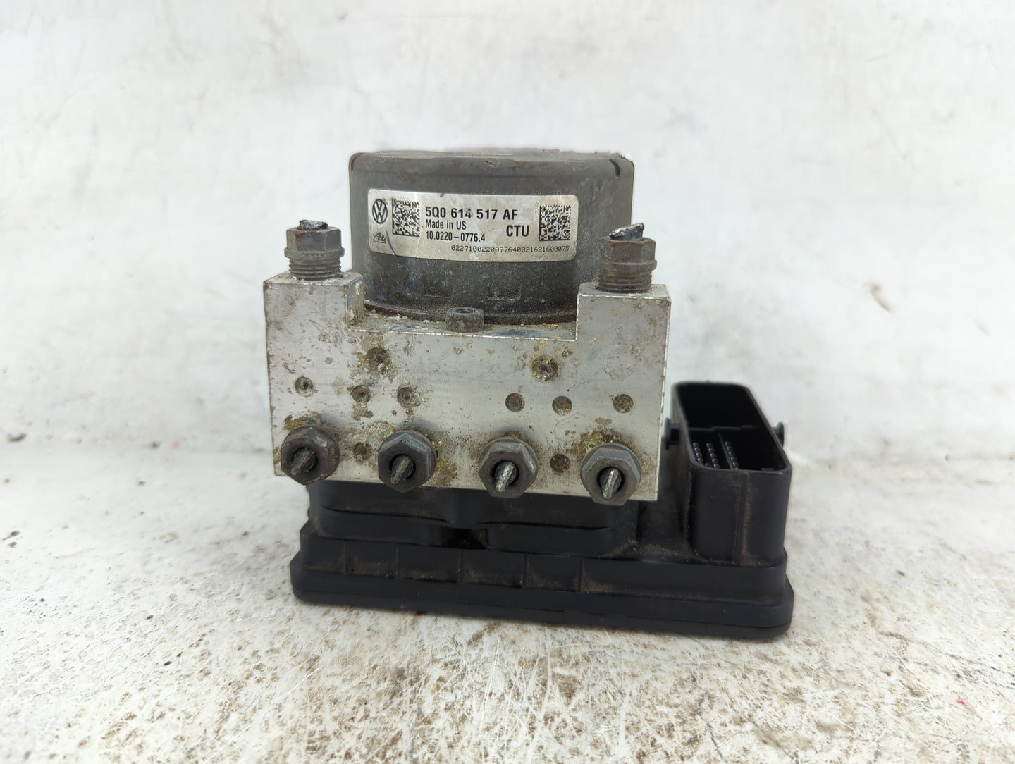 2017 Volkswagen Golf Gti ABS Pump Control Module Replacement P/N:5Q0614517AF 10.0220-0776.4, 10.0916-0023 Fits Fits 2015 201