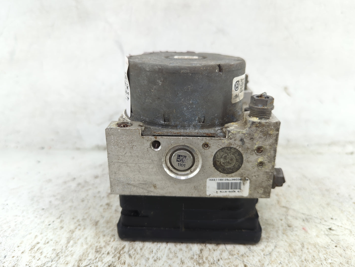 2017 Volkswagen Golf Gti ABS Pump Control Module Replacement P/N:5Q0614517AF 10.0220-0776.4, 10.0916-0023 Fits Fits 2015 201