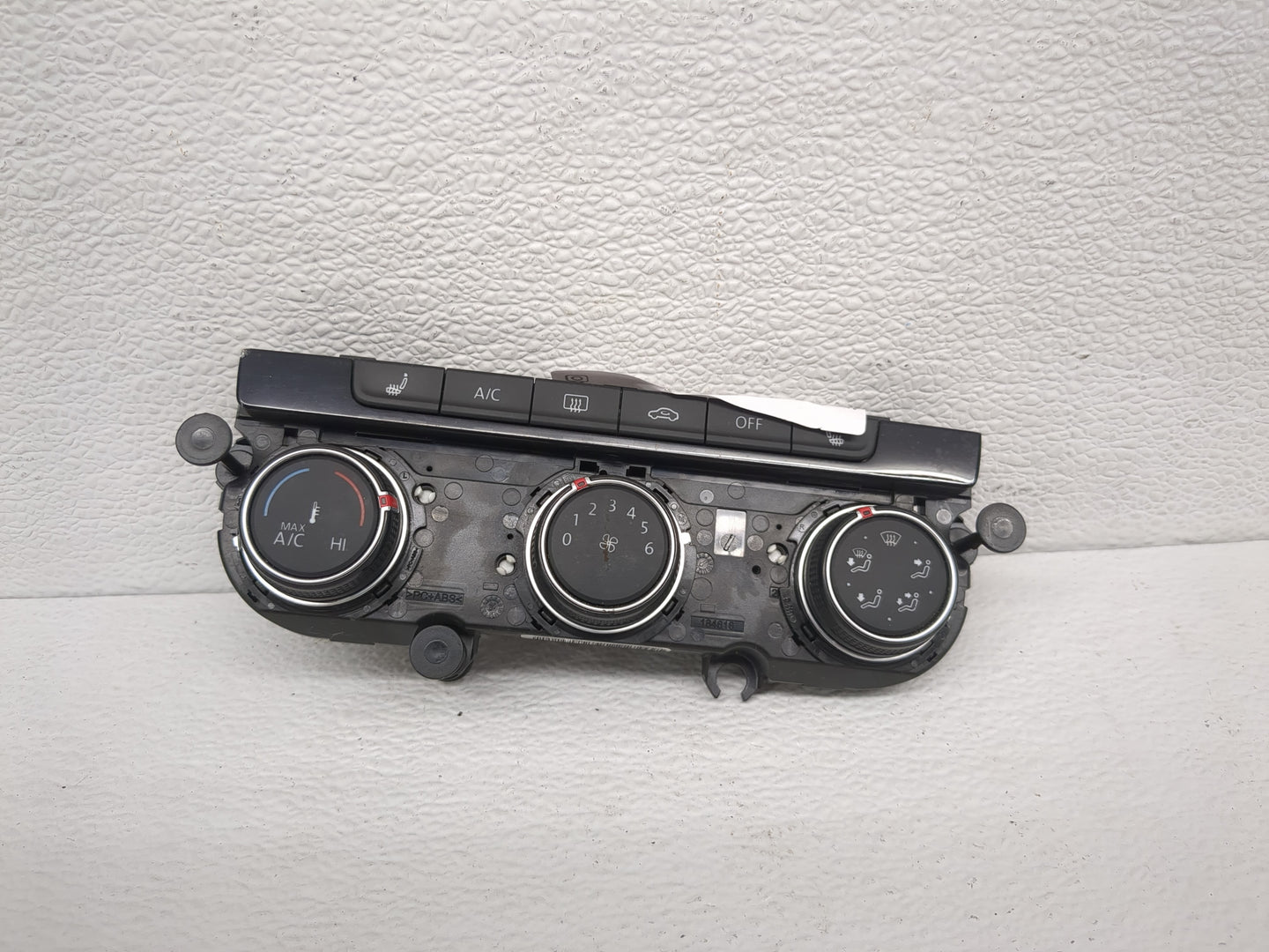 2017 Volkswagen Gti Climate Control Module Temperature AC/Heater Replacement P/N:256095 Fits OEM Used Auto Parts - Oemusedau