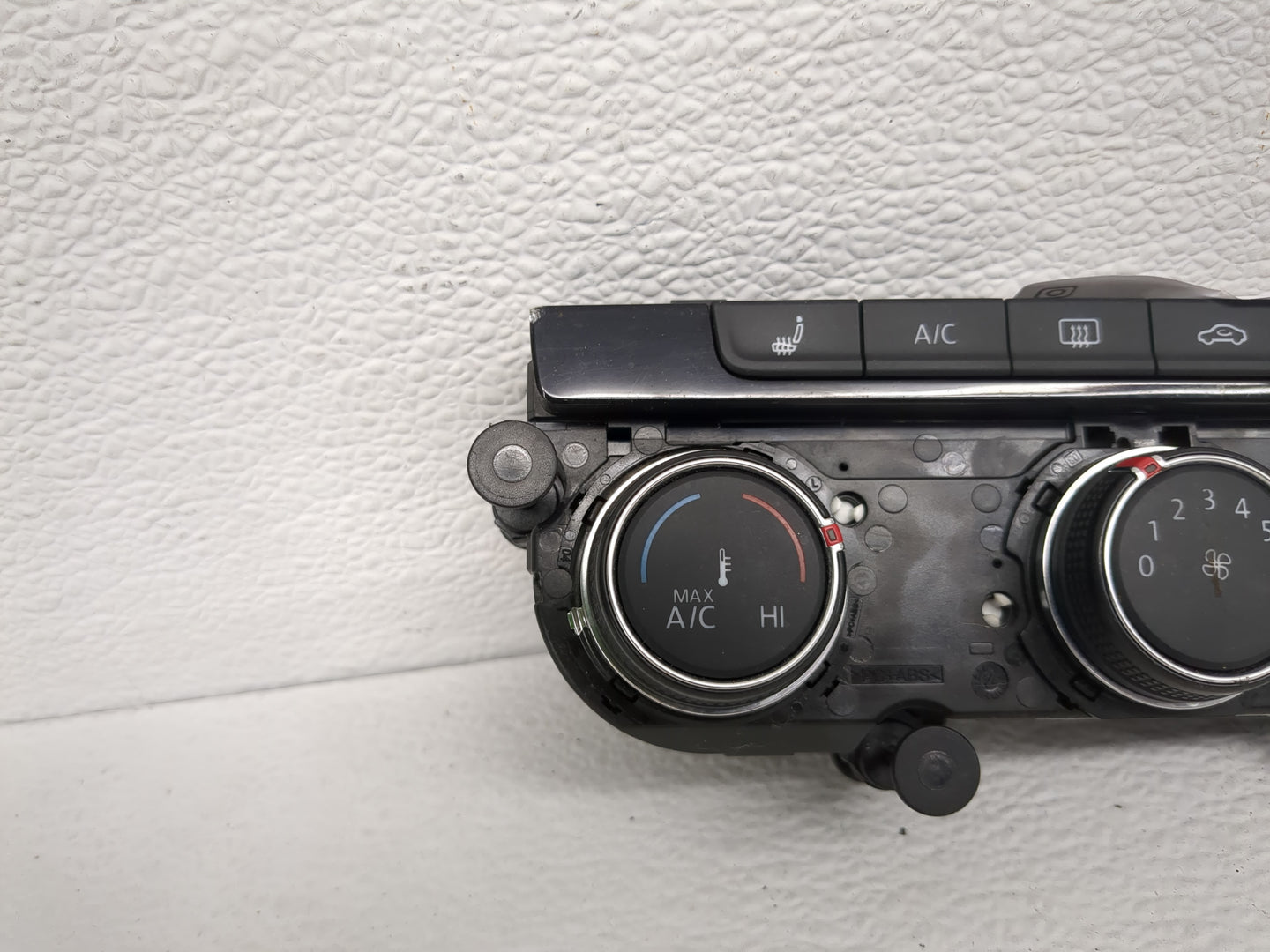 2017 Volkswagen Gti Climate Control Module Temperature AC/Heater Replacement P/N:256095 Fits OEM Used Auto Parts - Oemusedau