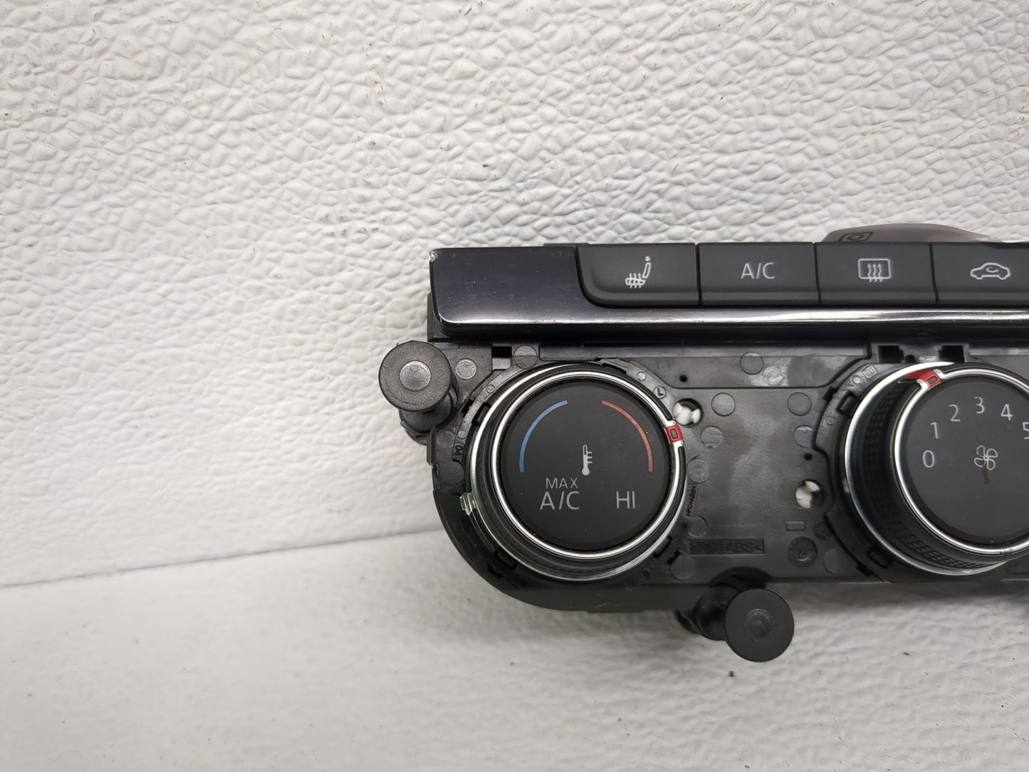 2017 Volkswagen Gti Climate Control Module Temperature AC/Heater Replacement P/N:256095 Fits OEM Used Auto Parts - Oemusedau
