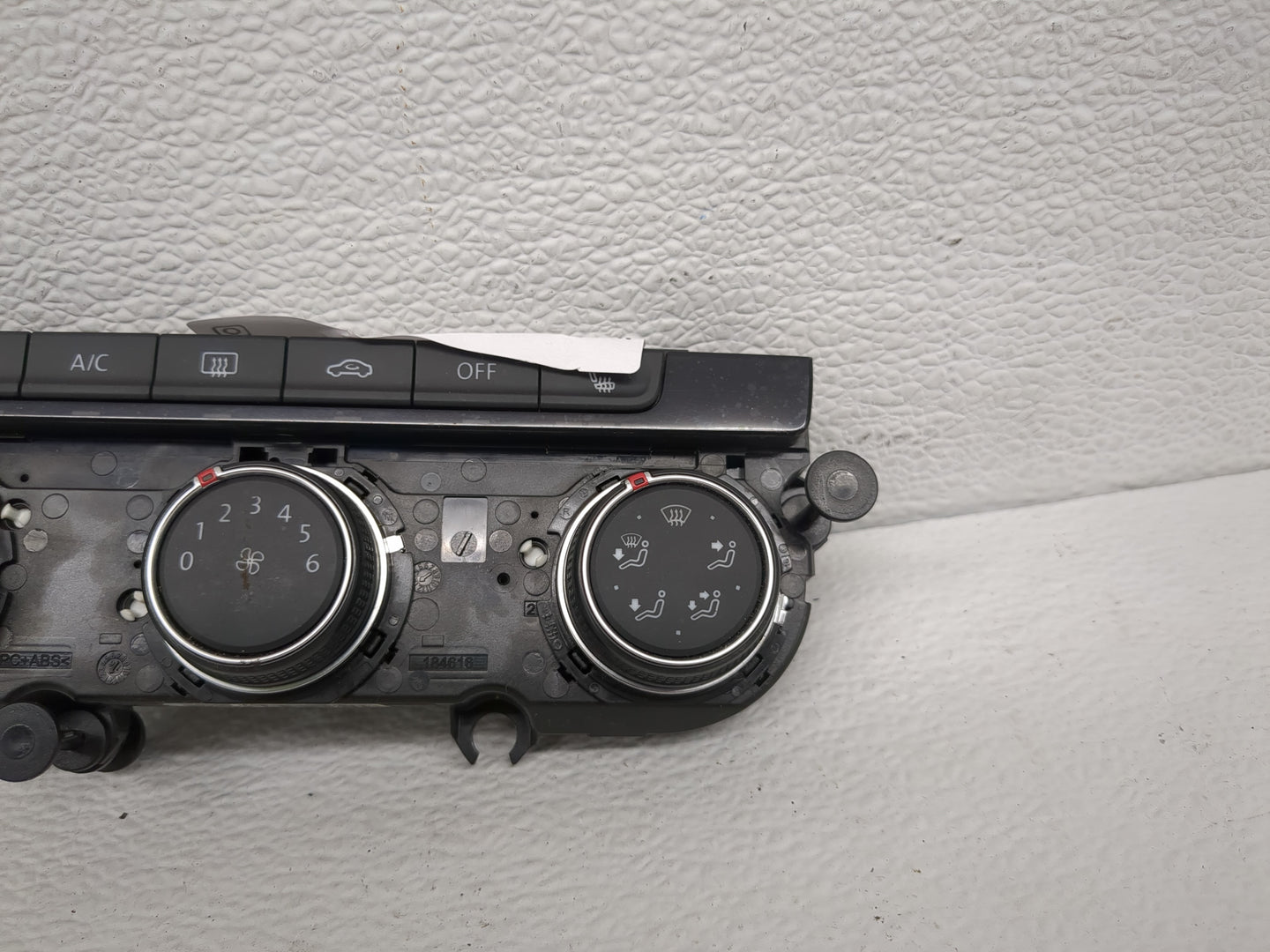 2017 Volkswagen Gti Climate Control Module Temperature AC/Heater Replacement P/N:256095 Fits OEM Used Auto Parts - Oemusedau