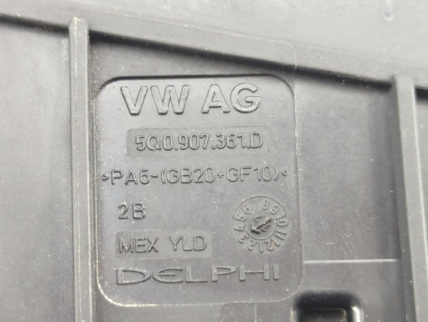 2015-2019 Volkswagen Gti Fusebox Fuse Box Panel Relay Module P/N:9168986 PA6-GB20 GF10 Fits OEM Used Auto Parts - Oemusedaut