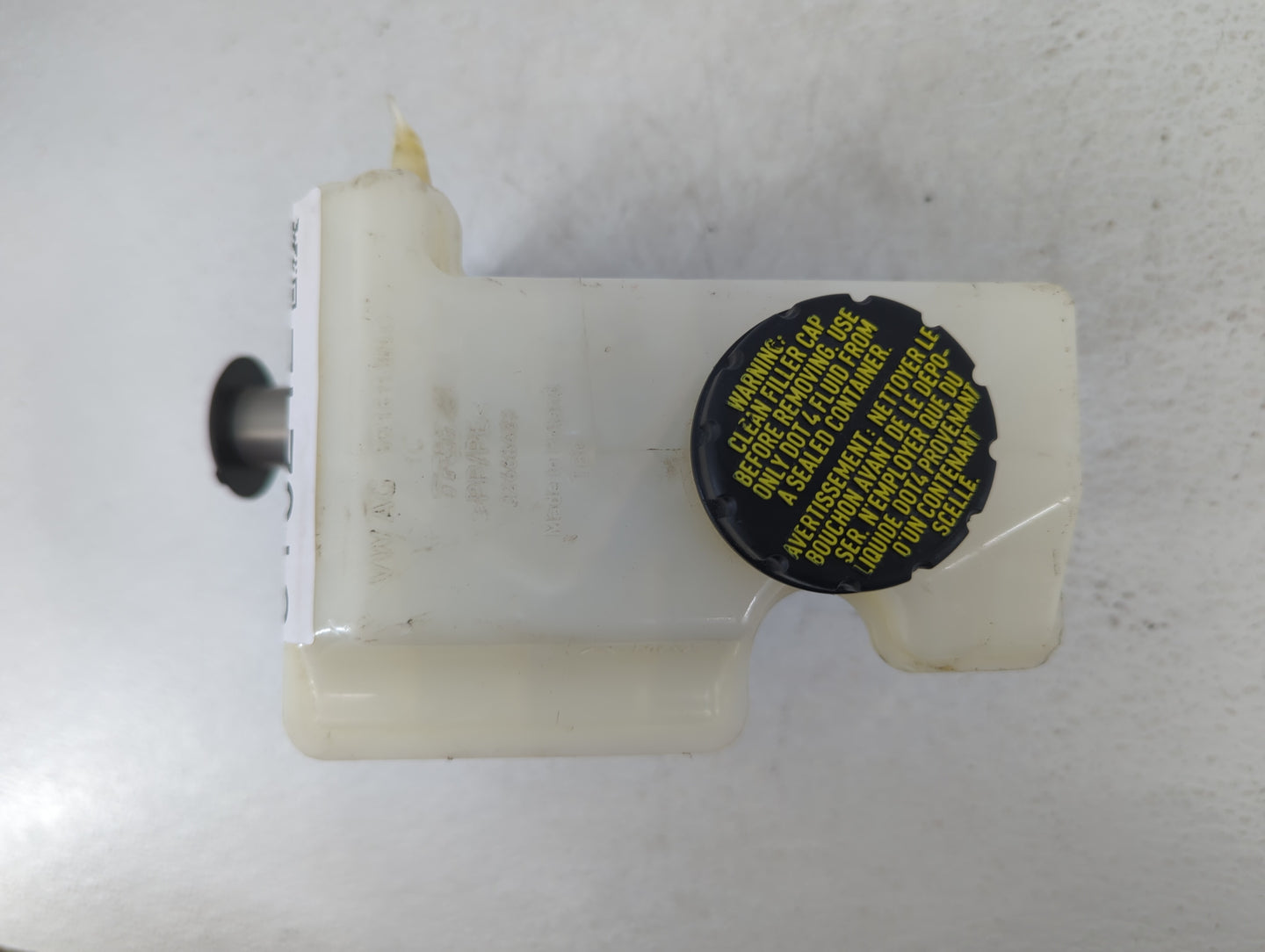 2015-2019 Volkswagen Gti Brake Master Cylinder Cream - Oemusedautoparts1.com