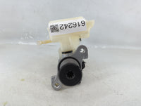 2015-2019 Volkswagen Gti Brake Master Cylinder Cream - Oemusedautoparts1.com