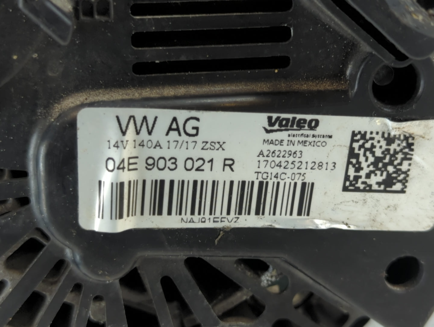 2016-2018 Volkswagen Jetta Alternator Replacement Generator Charging Assembly Engine OEM P/N:04E 903 021 R Fits OEM Used Aut