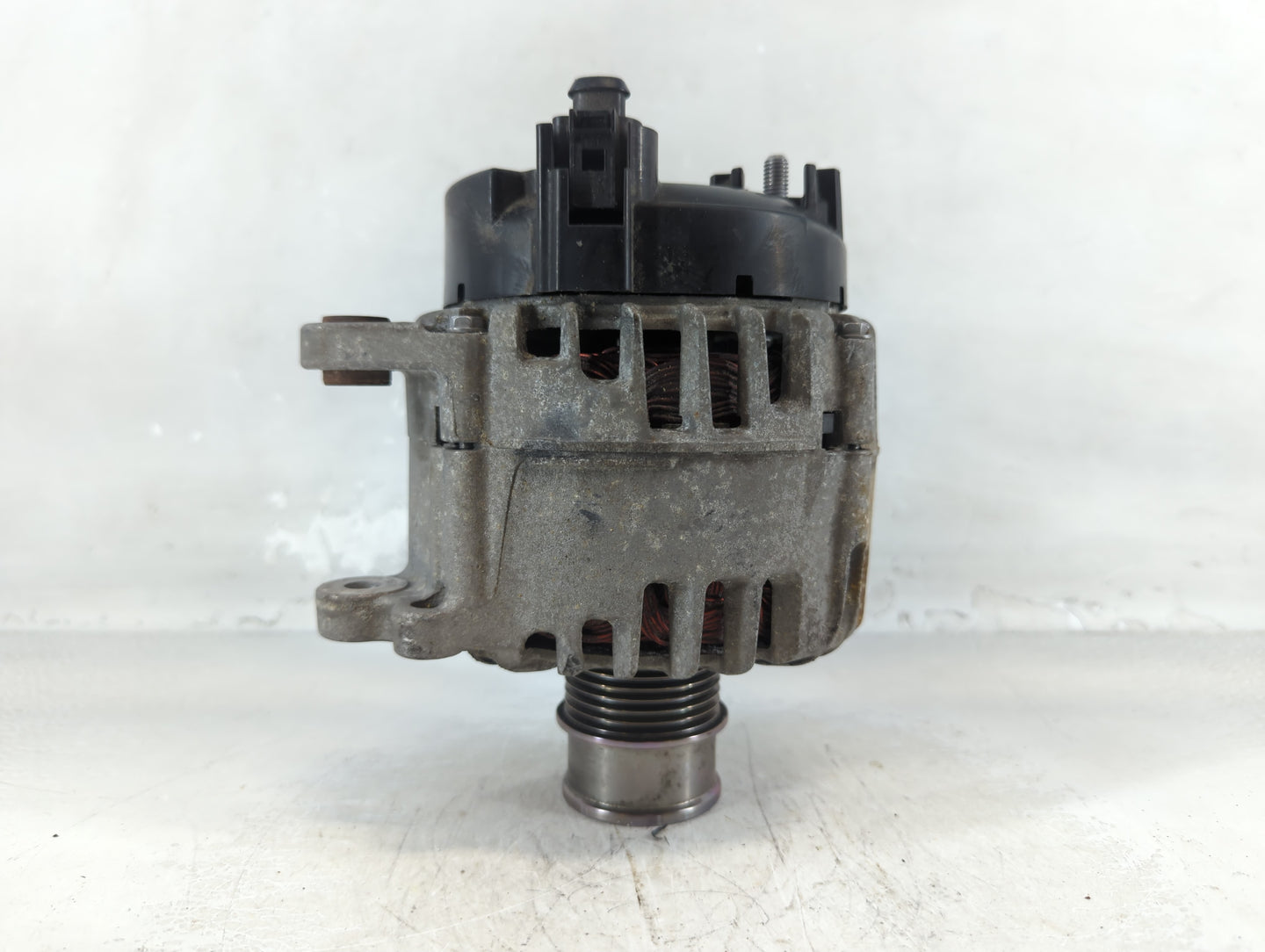 2016-2018 Volkswagen Jetta Alternator Replacement Generator Charging Assembly Engine OEM P/N:04E 903 021 R Fits OEM Used Aut