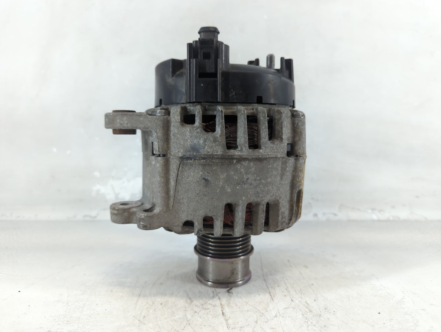 2016-2018 Volkswagen Jetta Alternator Replacement Generator Charging Assembly Engine OEM P/N:04E 903 021 R Fits OEM Used Aut