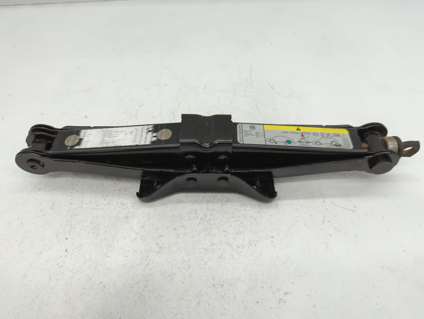 2017 Volkswagen Jetta Spare Scissor Car Jack - Oemusedautoparts1.com