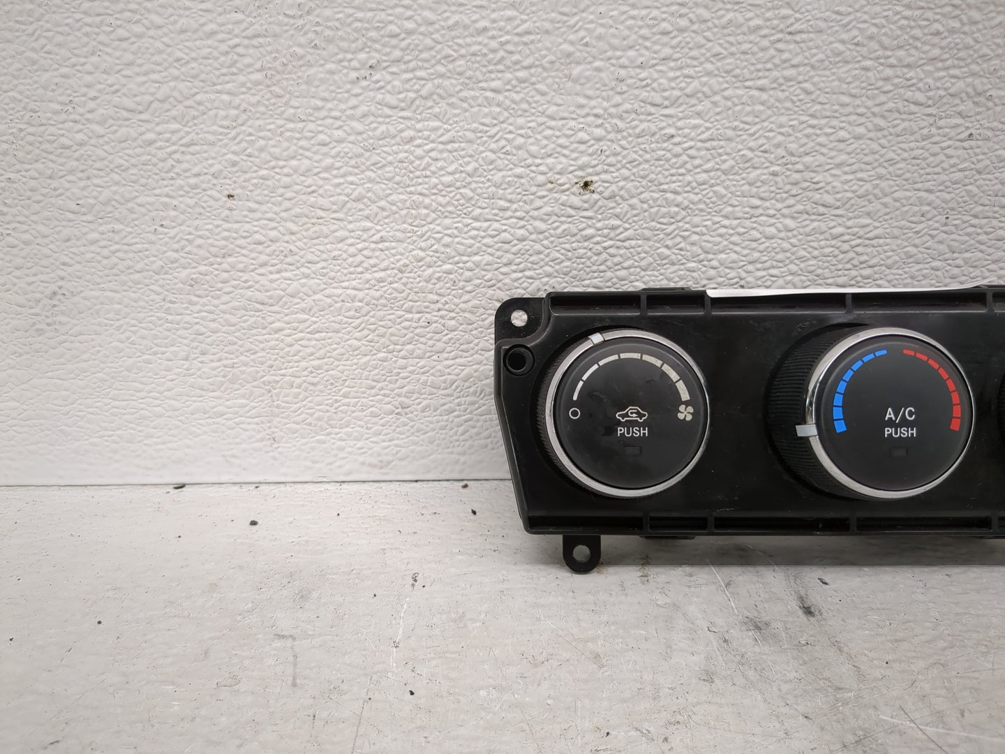 2015-2018 Volkswagen Jetta Climate Control Module Temperature AC/Heater Replacement P/N:P68197432AB Fits Fits 2015 2016 2017