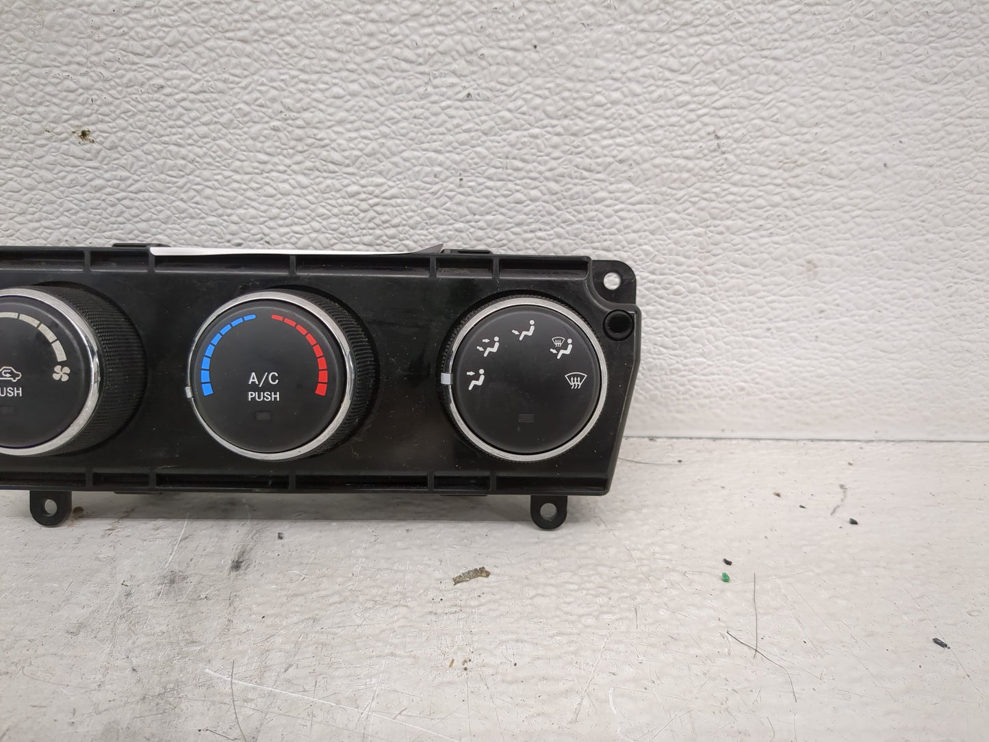 2015-2018 Volkswagen Jetta Climate Control Module Temperature AC/Heater Replacement P/N:P68197432AB Fits Fits 2015 2016 2017