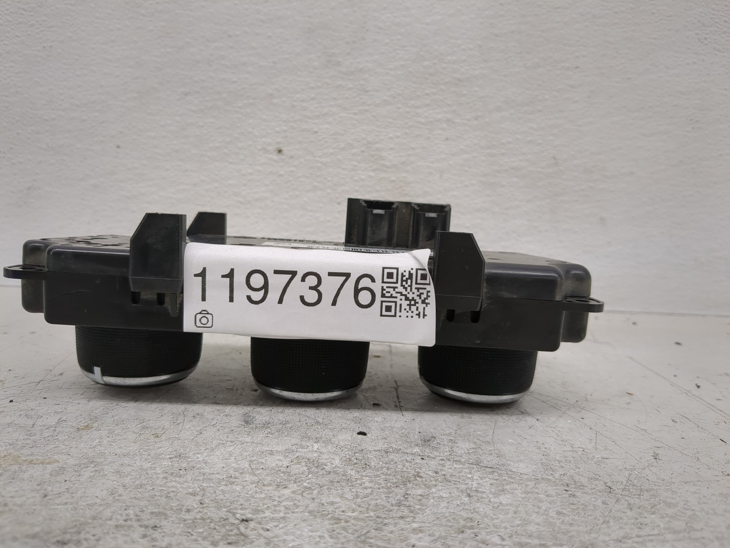 2015-2018 Volkswagen Jetta Climate Control Module Temperature AC/Heater Replacement P/N:P68197432AB Fits Fits 2015 2016 2017