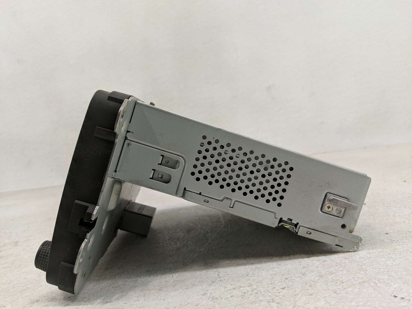 2017 Volkswagen Jetta Radio AM FM Cd Player Receiver Replacement P/N:561 035 150 A Fits OEM Used Auto Parts - Oemusedautopar