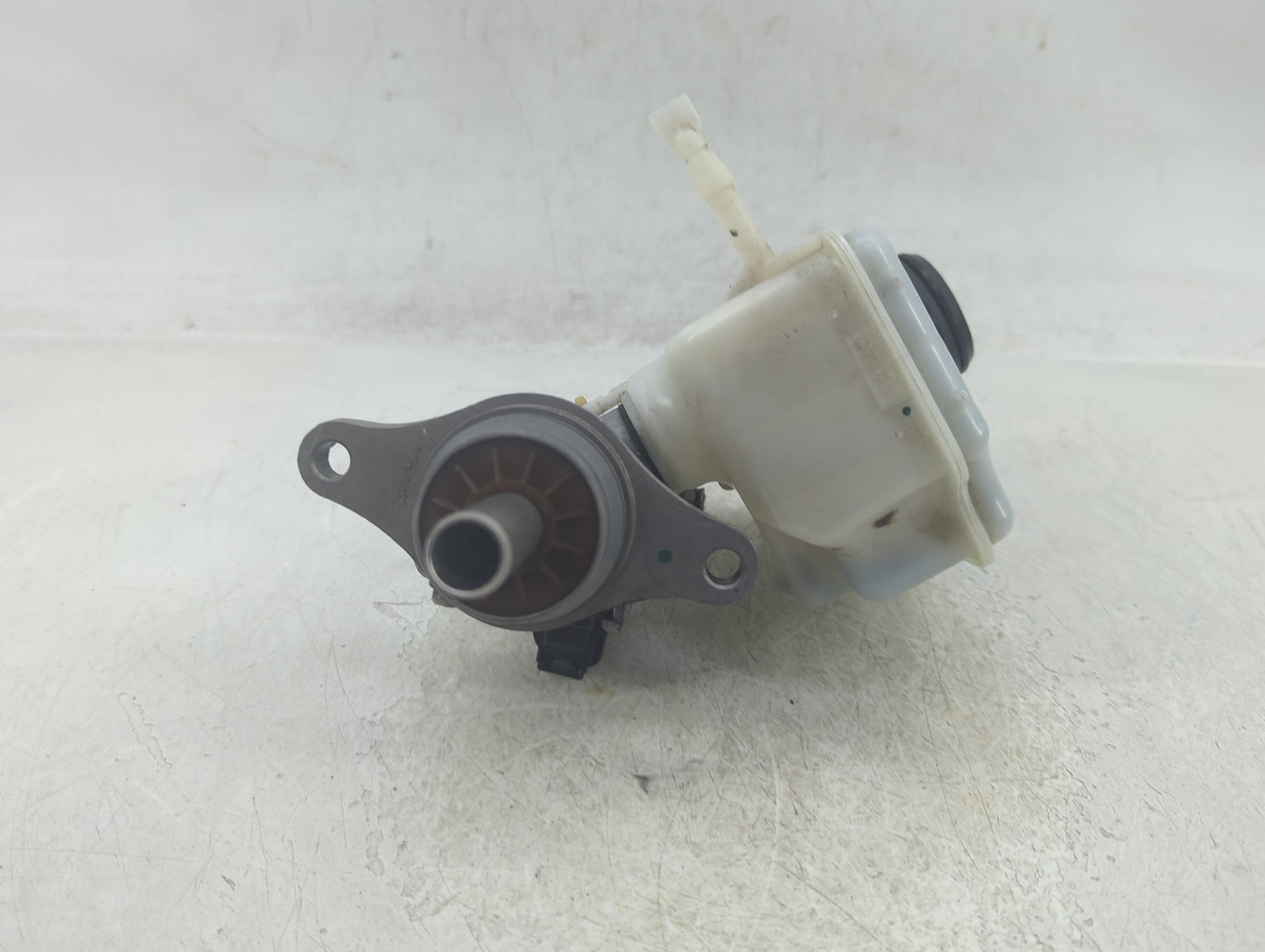 2009-2018 Volkswagen Jetta Brake Master Cylinder 1383155 - Oemusedautoparts1.com