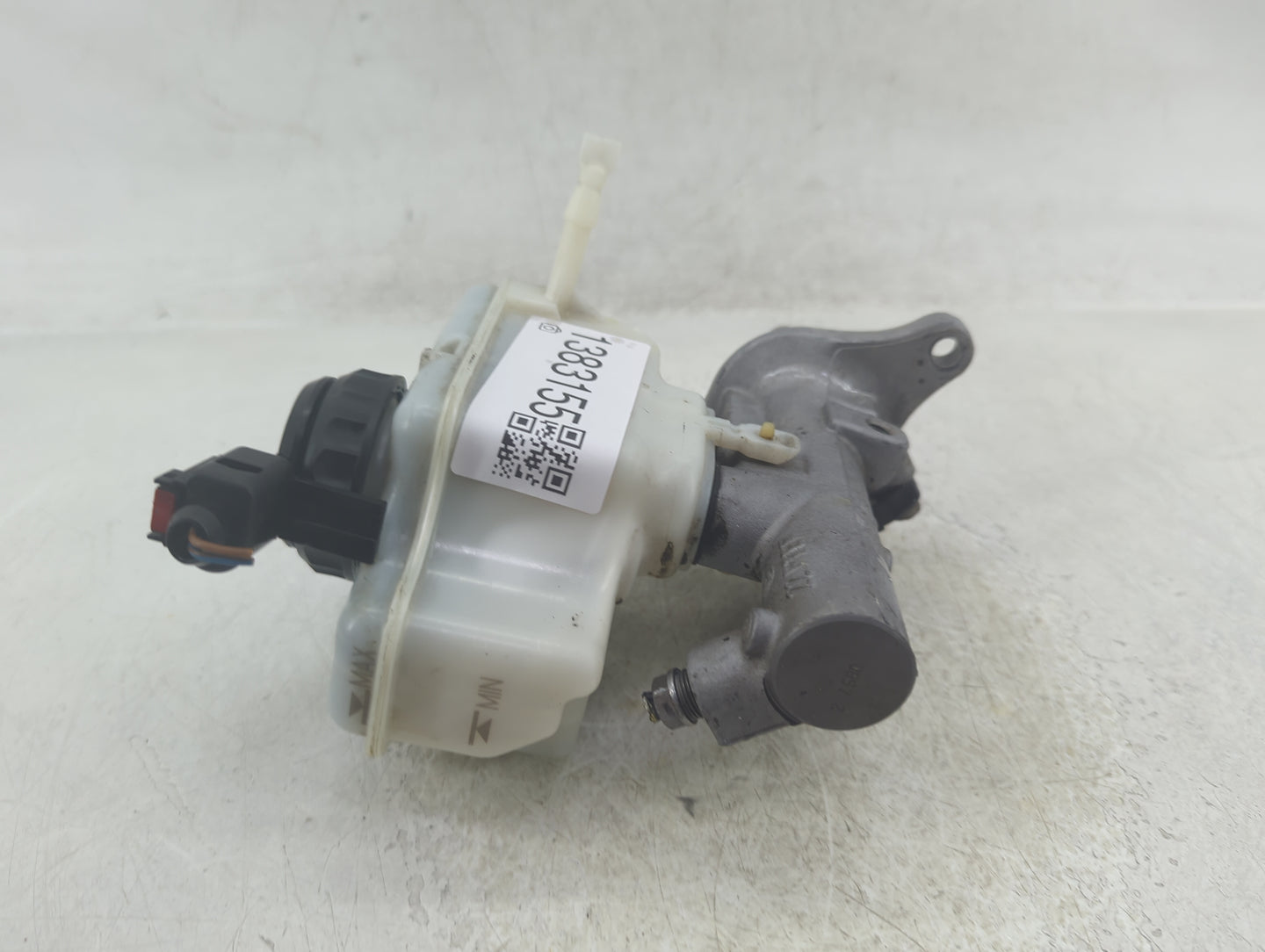 2009-2018 Volkswagen Jetta Brake Master Cylinder 1383155 - Oemusedautoparts1.com