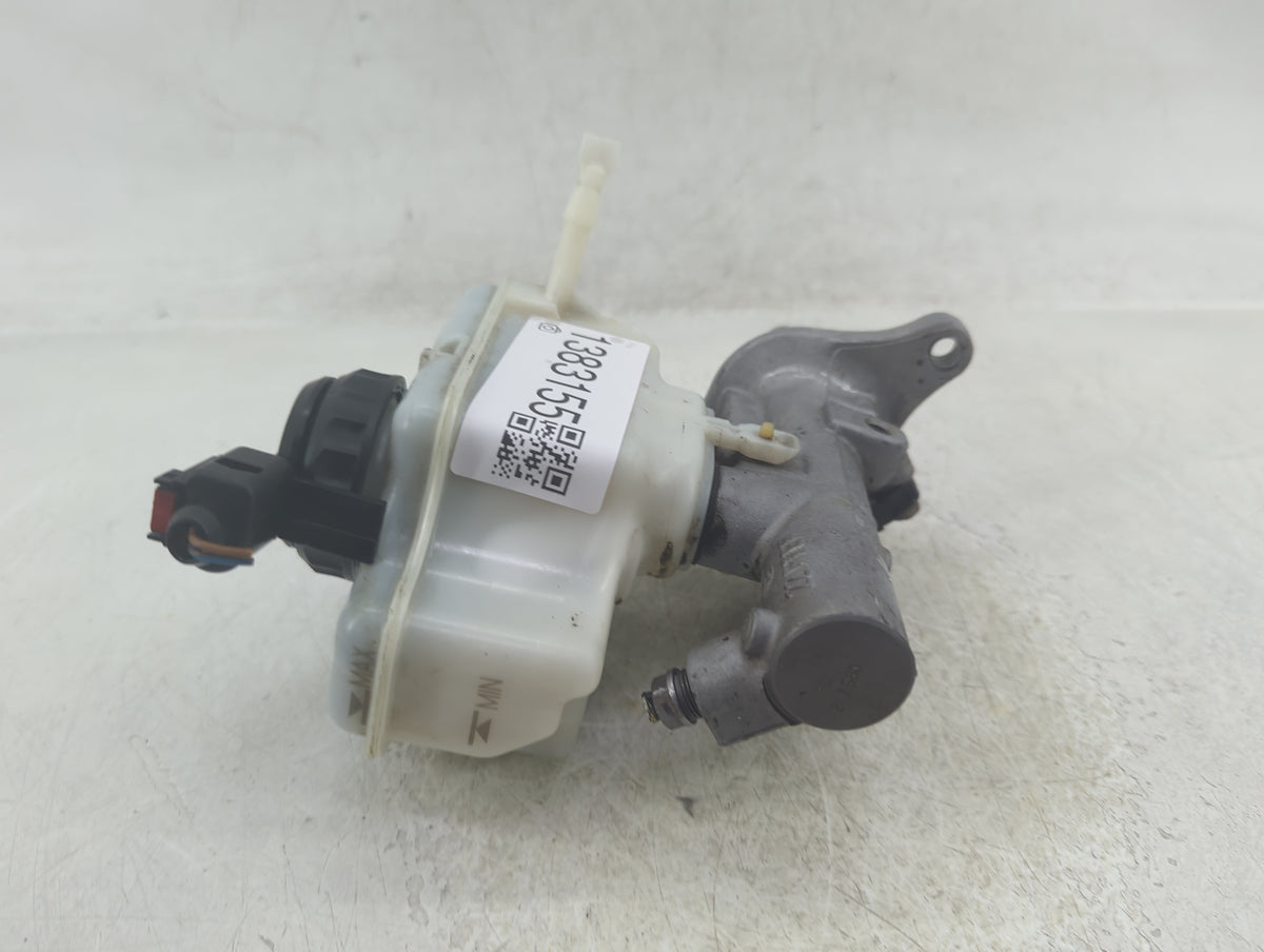 2009-2018 Volkswagen Jetta Brake Master Cylinder 1383155 - Oemusedautoparts1.com