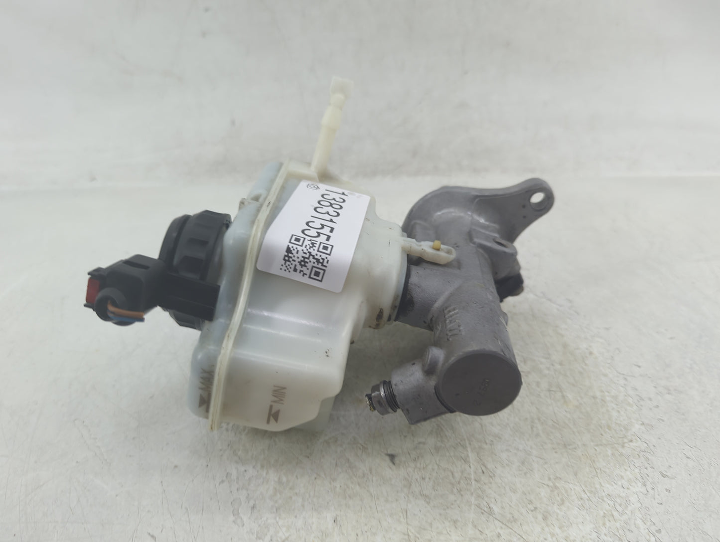 2009-2018 Volkswagen Jetta Brake Master Cylinder 1383155 - Oemusedautoparts1.com