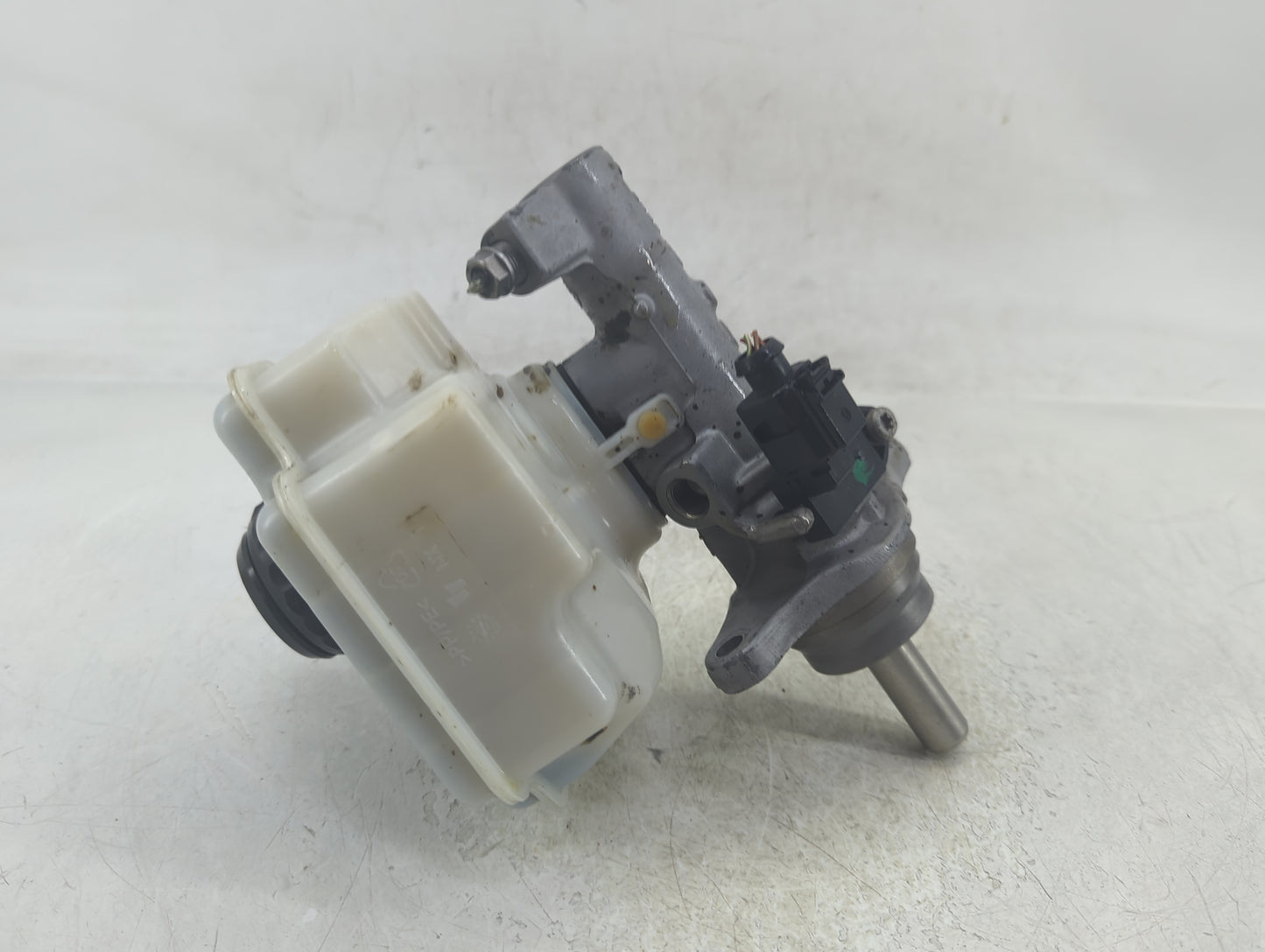 2009-2018 Volkswagen Jetta Brake Master Cylinder 1383155 - Oemusedautoparts1.com