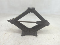 2017 Volkswagen Jetta Spare Scissor Car Jack 1390192 - Oemusedautoparts1.com