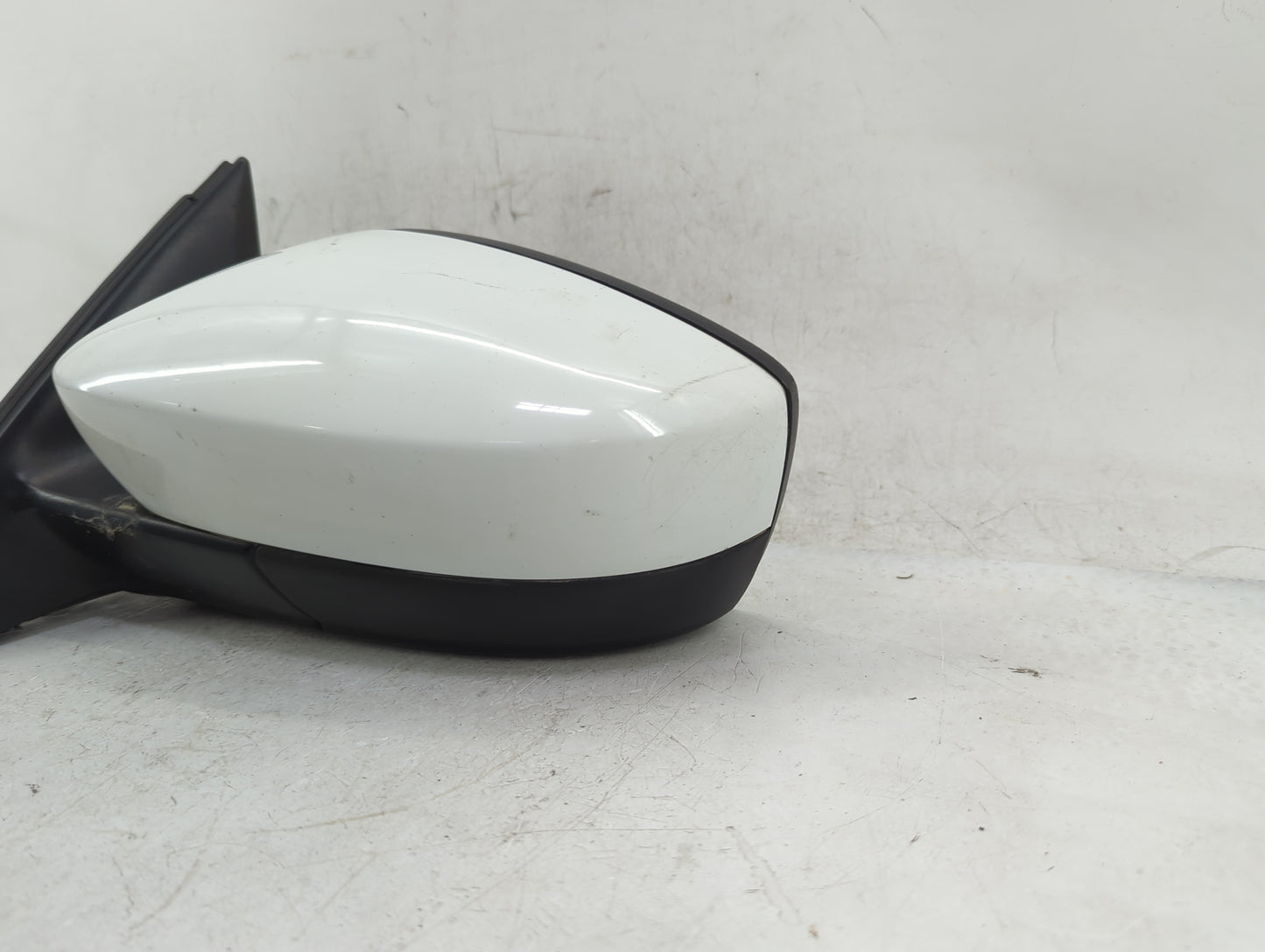 2017-2018 Volkswagen Jetta Driver Side View Mirror - Left Door Mirror OEM Used - Oemusedautoparts1.com