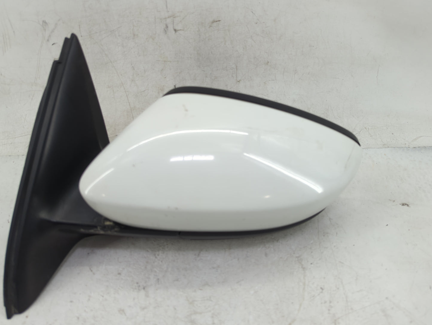 2017-2018 Volkswagen Jetta Driver Side View Mirror - Left Door Mirror OEM Used - Oemusedautoparts1.com
