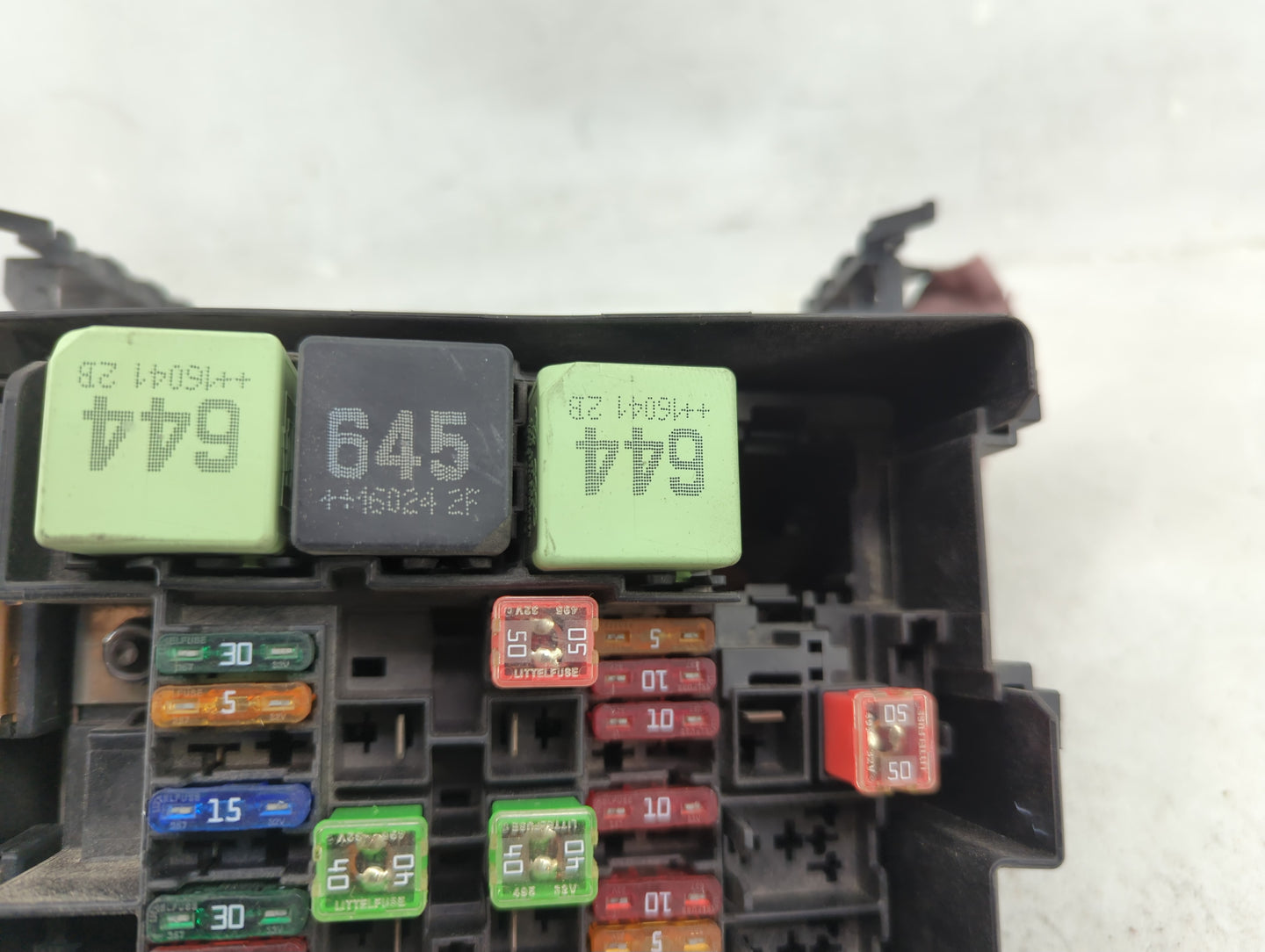 2015-2018 Volkswagen Jetta Fusebox Fuse Box Panel Relay Module P/N:5C0 937 132 A Fits Fits 2015 2016 2017 2018 OEM Used Auto
