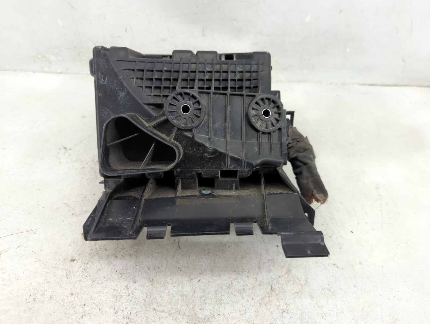 2015-2018 Volkswagen Jetta Fusebox Fuse Box Panel Relay Module P/N:5C0 937 132 A Fits Fits 2015 2016 2017 2018 OEM Used Auto