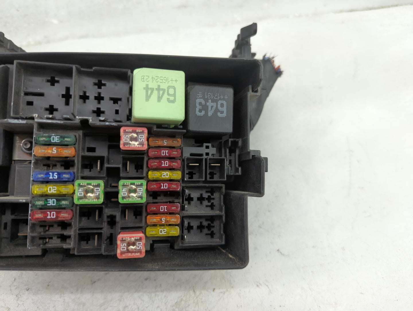 2015-2018 Volkswagen Jetta Fusebox Fuse Box Panel Relay Module P/N:E00001289 5C0 937 132 A Fits Fits 2015 2016 2017 2018 OEM