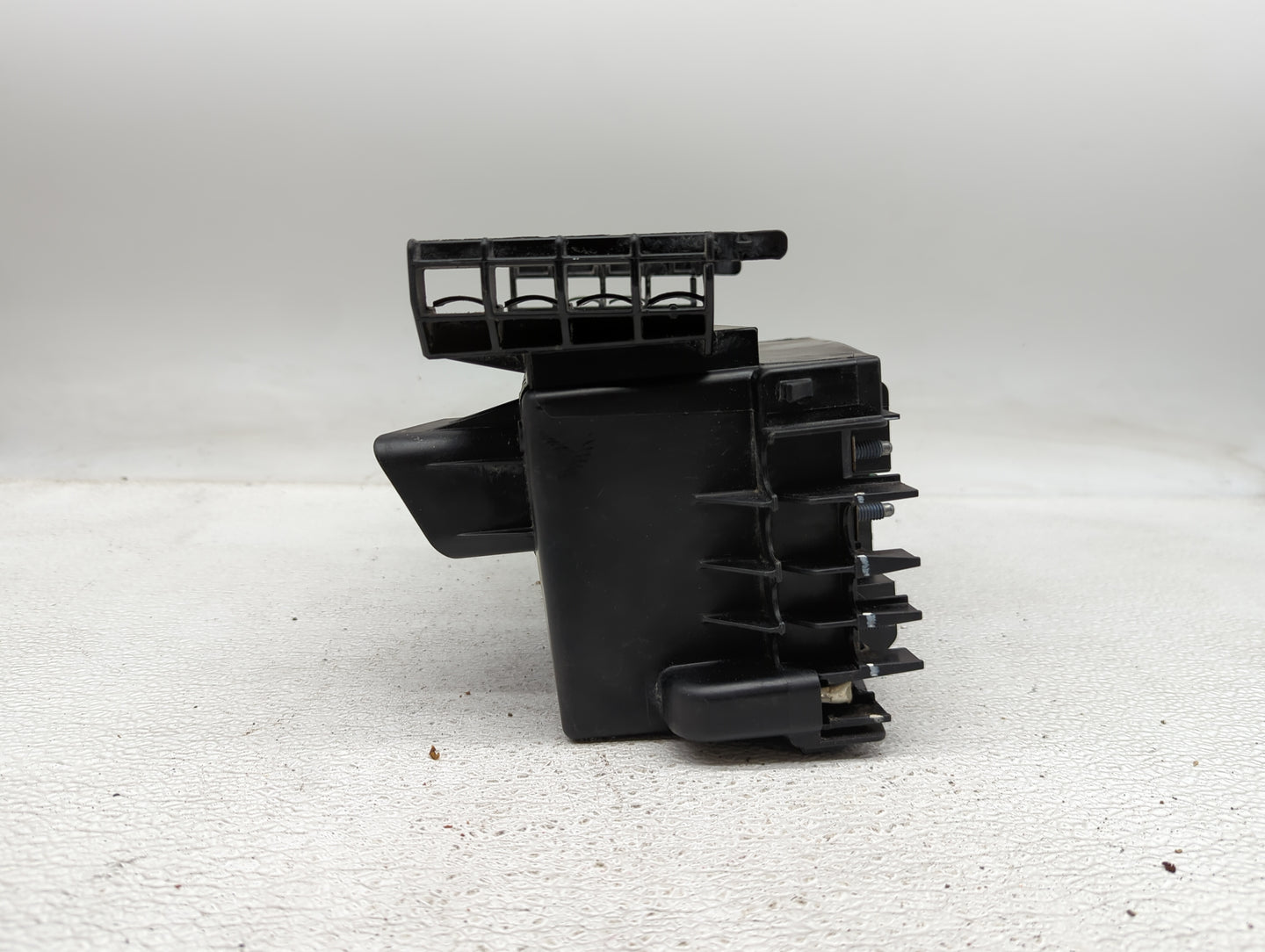 2015-2018 Volkswagen Jetta Fusebox Fuse Box Panel Relay Module P/N:5C0 937 132 A Fits Fits 2015 2016 2017 2018 OEM Used Auto