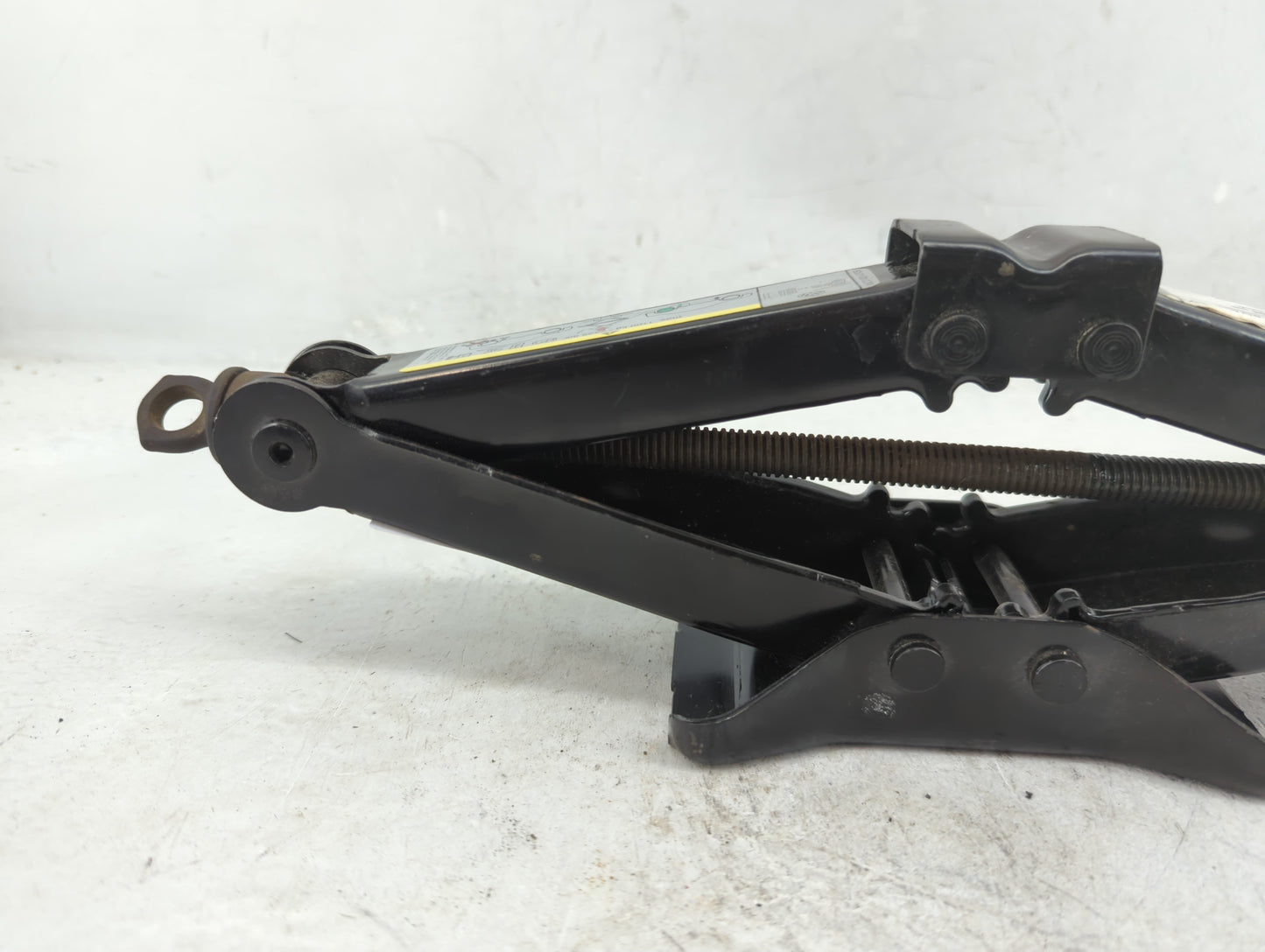 2017 Volkswagen Jetta Spare Scissor Car Jack 1396484 - Oemusedautoparts1.com