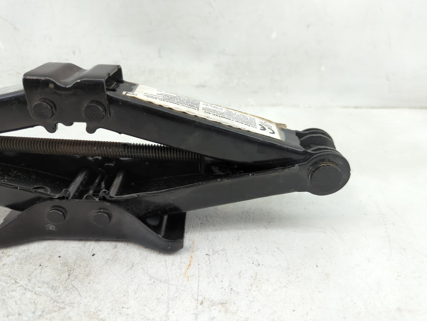 2017 Volkswagen Jetta Spare Scissor Car Jack 1396484 - Oemusedautoparts1.com
