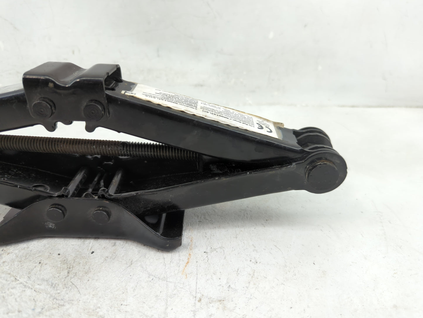 2017 Volkswagen Jetta Spare Scissor Car Jack 1396484 - Oemusedautoparts1.com
