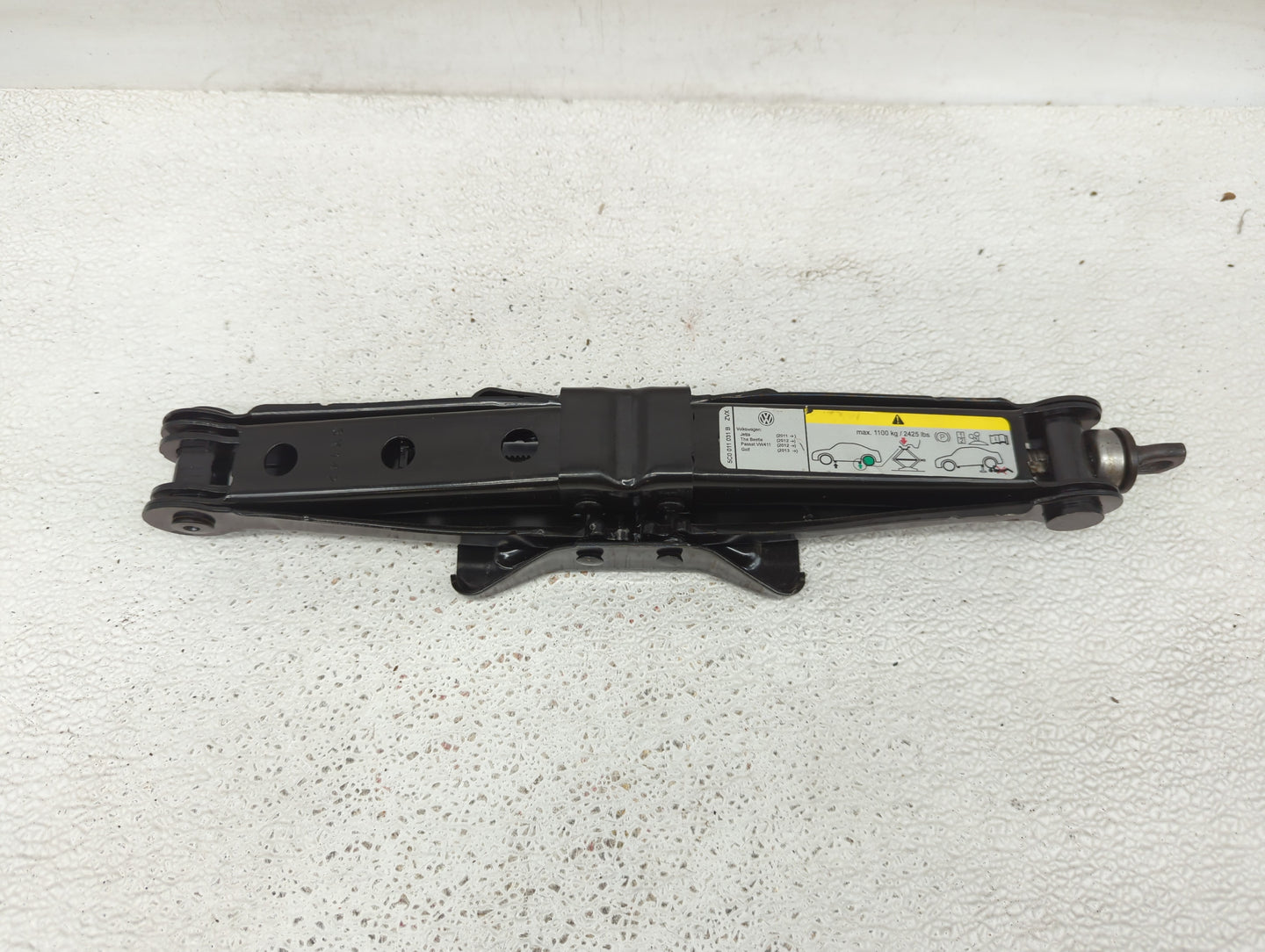 2017 Volkswagen Jetta Spare Scissor Car Jack - Oemusedautoparts1.com