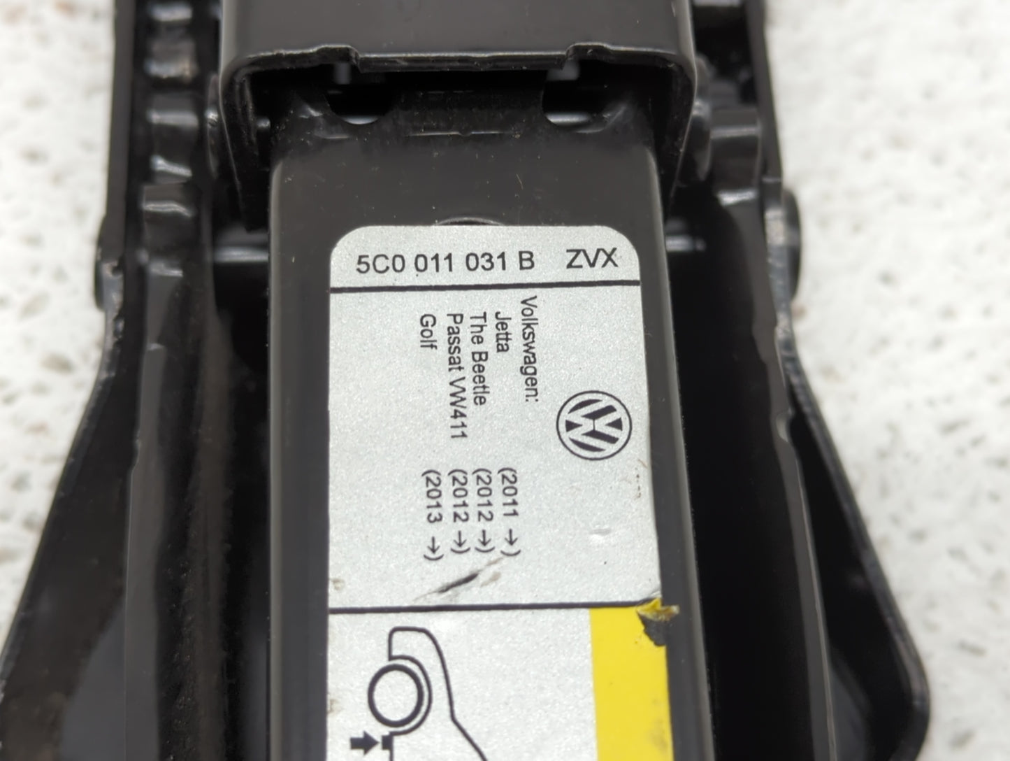 2017 Volkswagen Jetta Spare Scissor Car Jack - Oemusedautoparts1.com