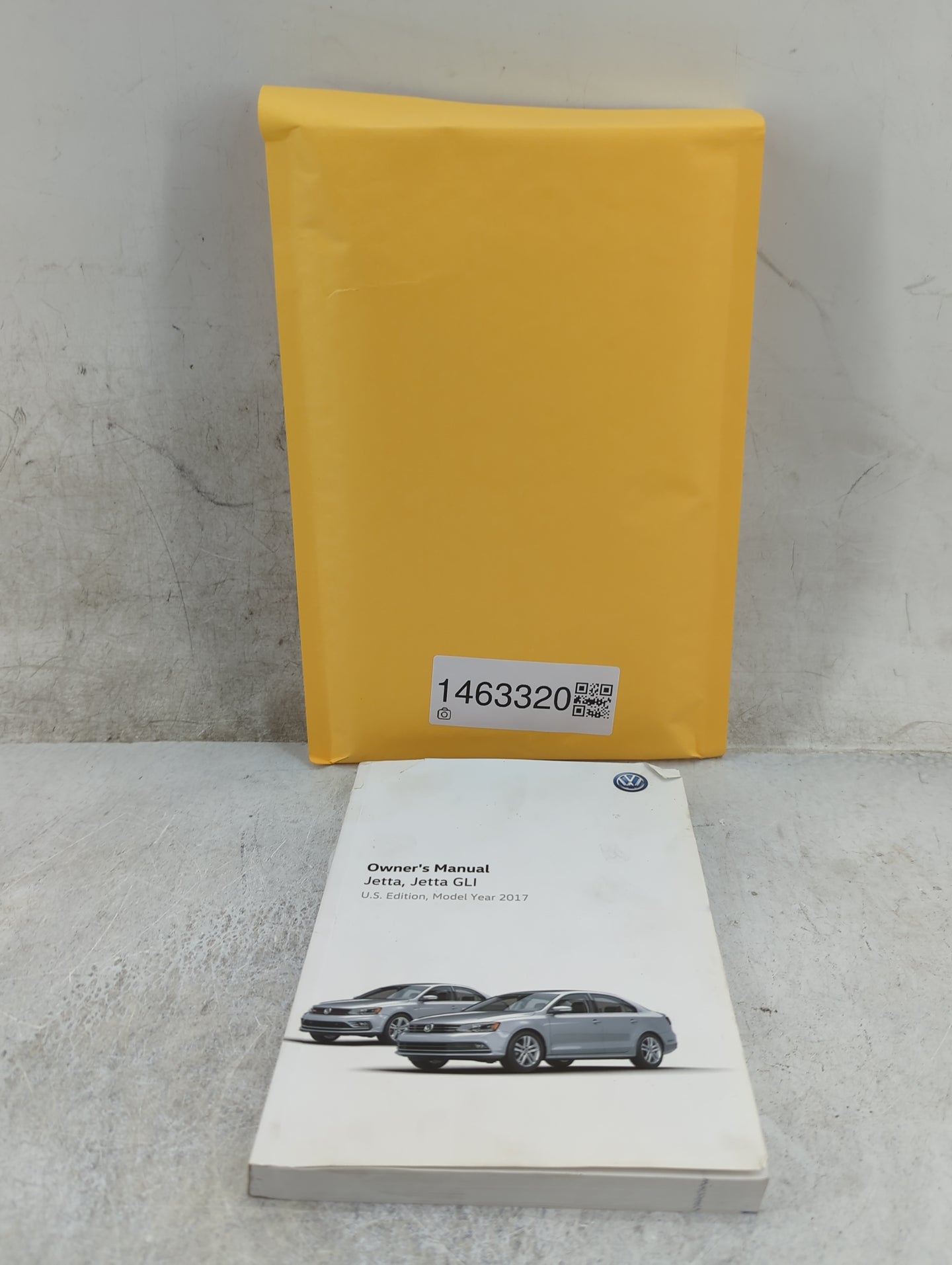 2017 Volkswagen Jetta Owners Manual Book Guide P/N:5C6012723AN OEM Used Auto Parts - Oemusedautoparts1.com