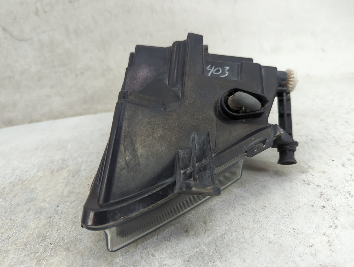 2017 Volkswagen Jetta Passenger Right Oem Fog Light Lamp - Oemusedautoparts1.com