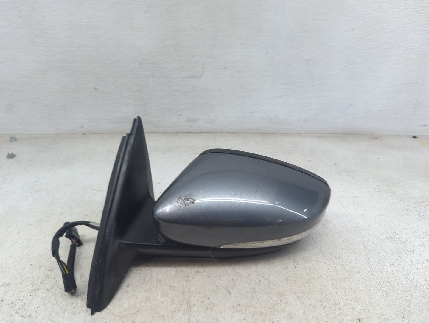 2015-2018 Volkswagen Jetta Driver Side View Mirror - Left Door Mirror OEM Used - Oemusedautoparts1.com