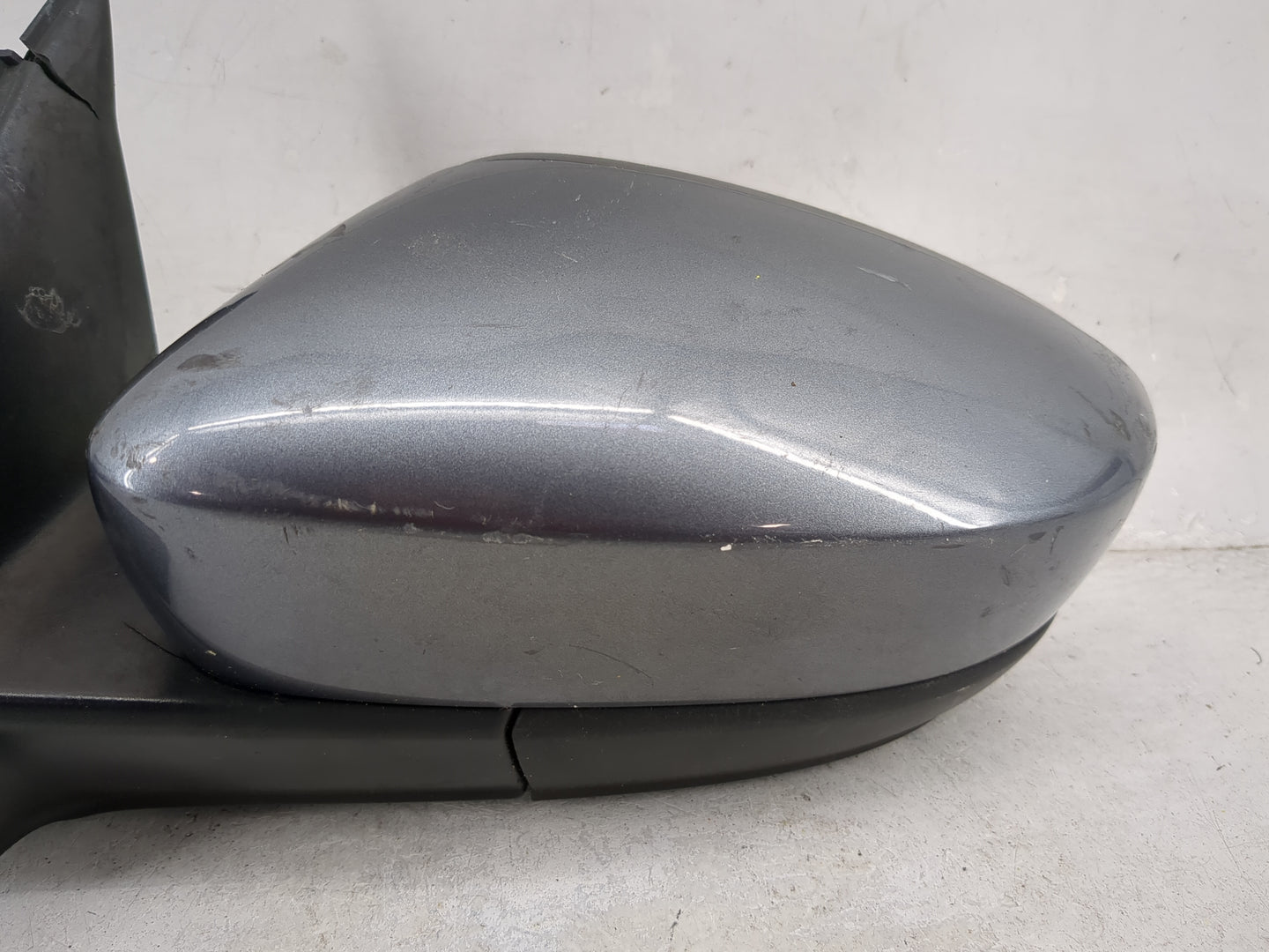 2017-2018 Volkswagen Jetta Driver Side View Mirror - Left Door Mirror OEM Used - Oemusedautoparts1.com