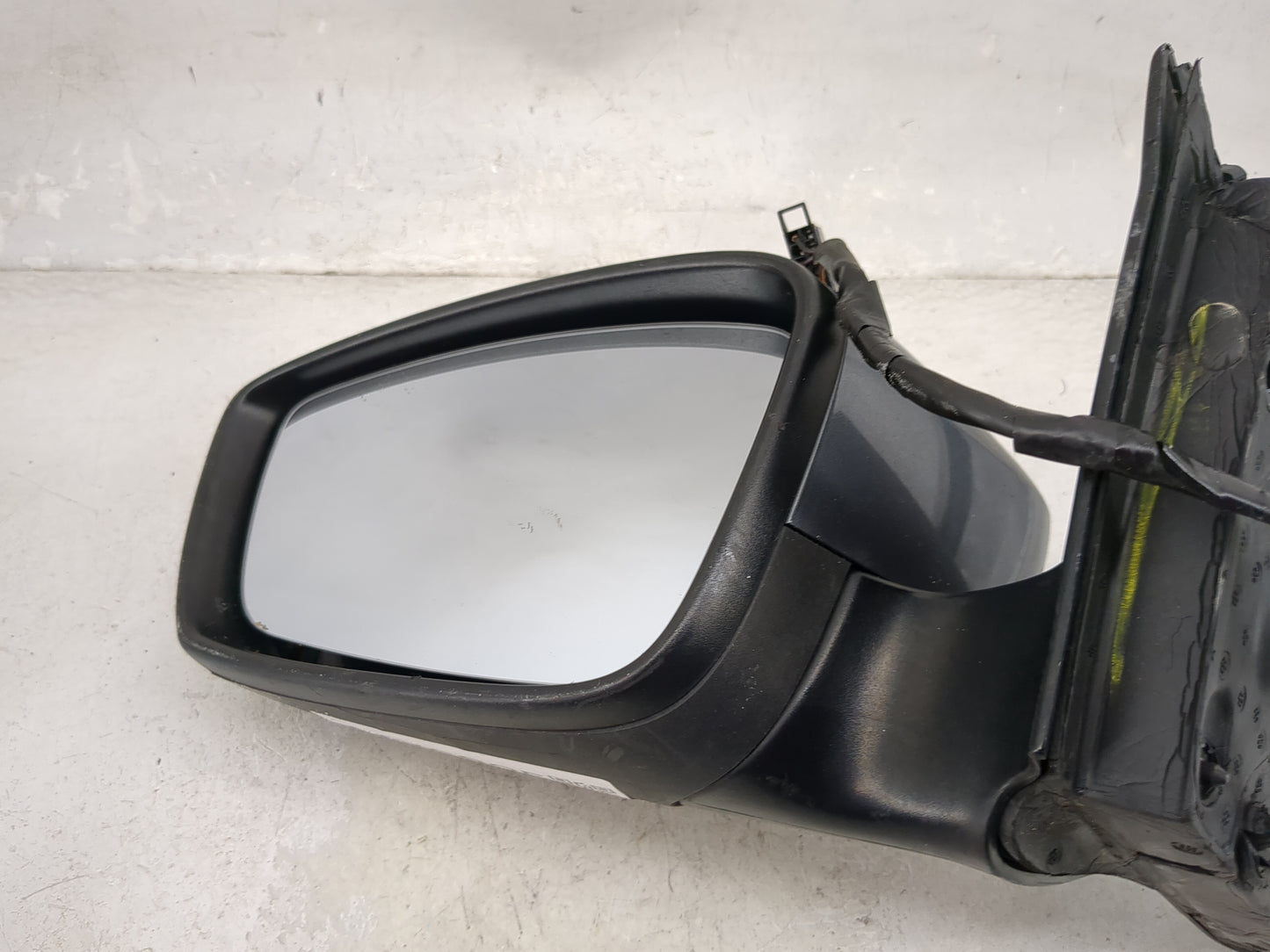 2017-2018 Volkswagen Jetta Driver Side View Mirror - Left Door Mirror OEM Used - Oemusedautoparts1.com